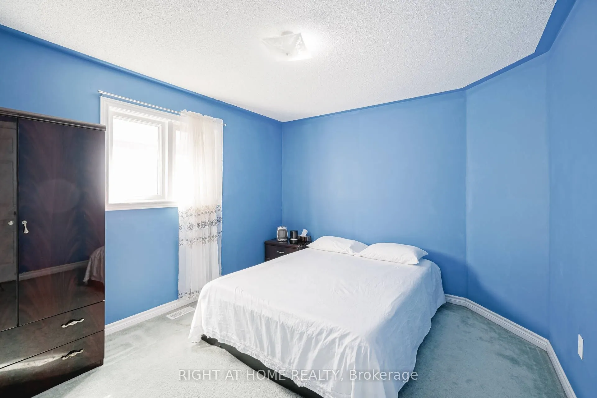 61 Sir Jacobs Crescent