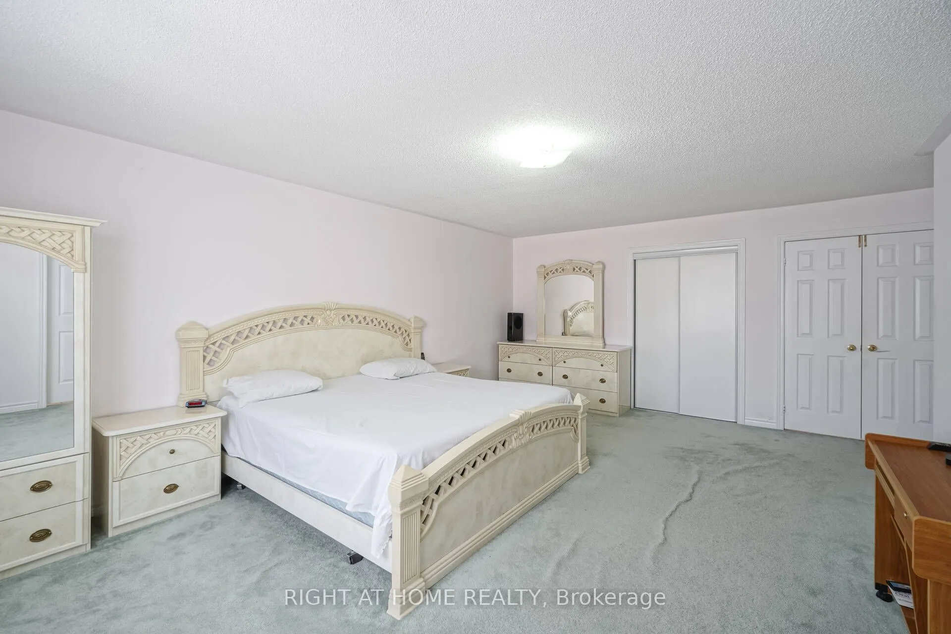 61 Sir Jacobs Crescent