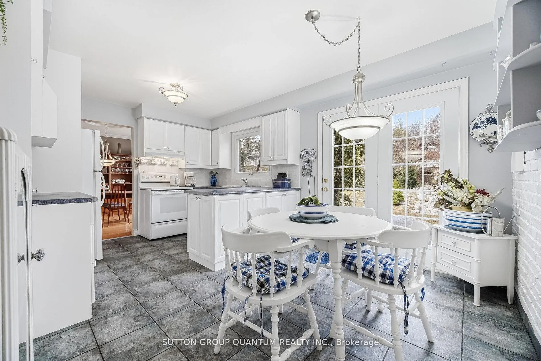 1511 Ifield Road