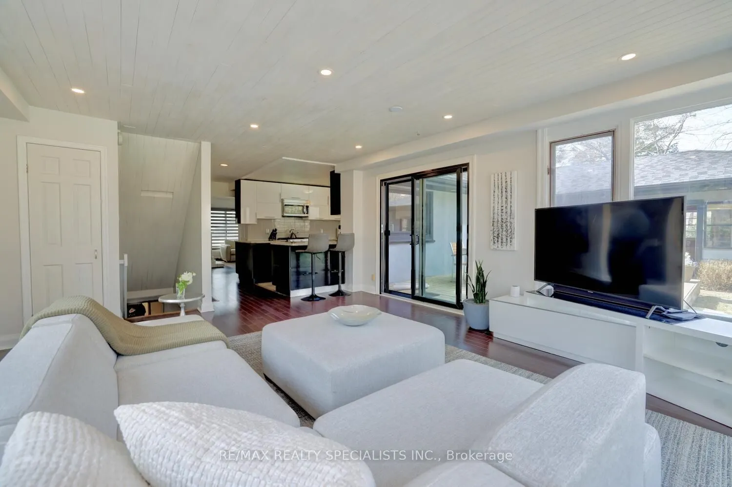 821 Parkland Avenue