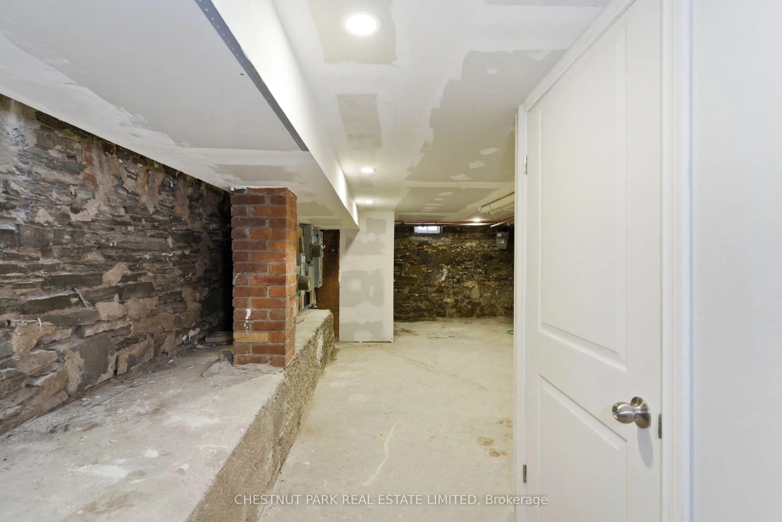 41 Roncesvalles Avenue