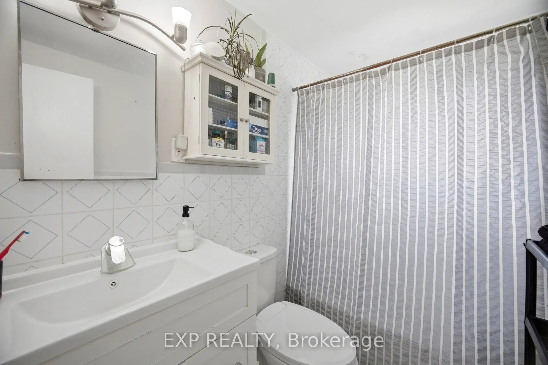 33 Earlsdale Crescent