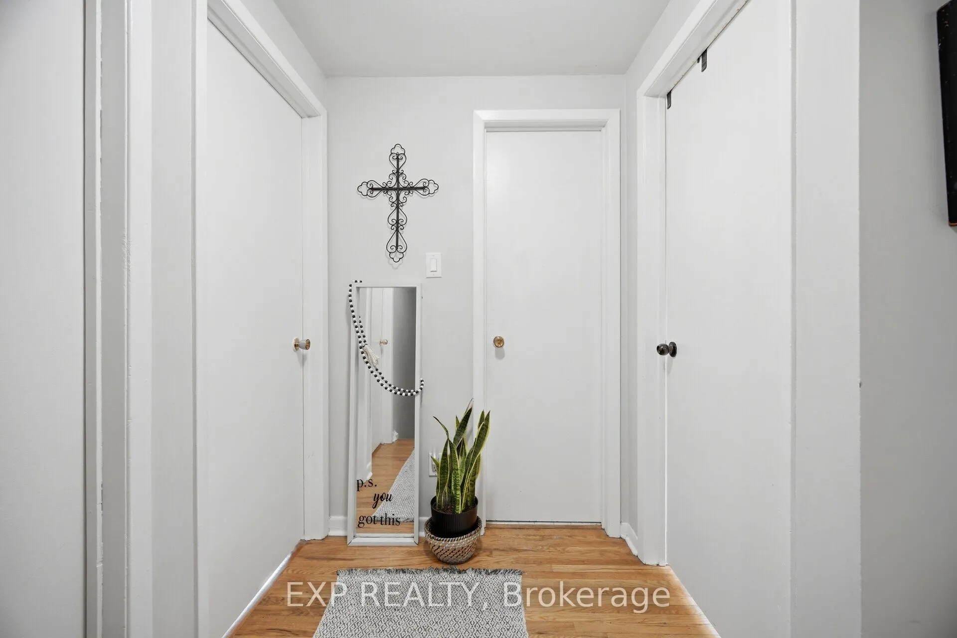 33 Earlsdale Crescent