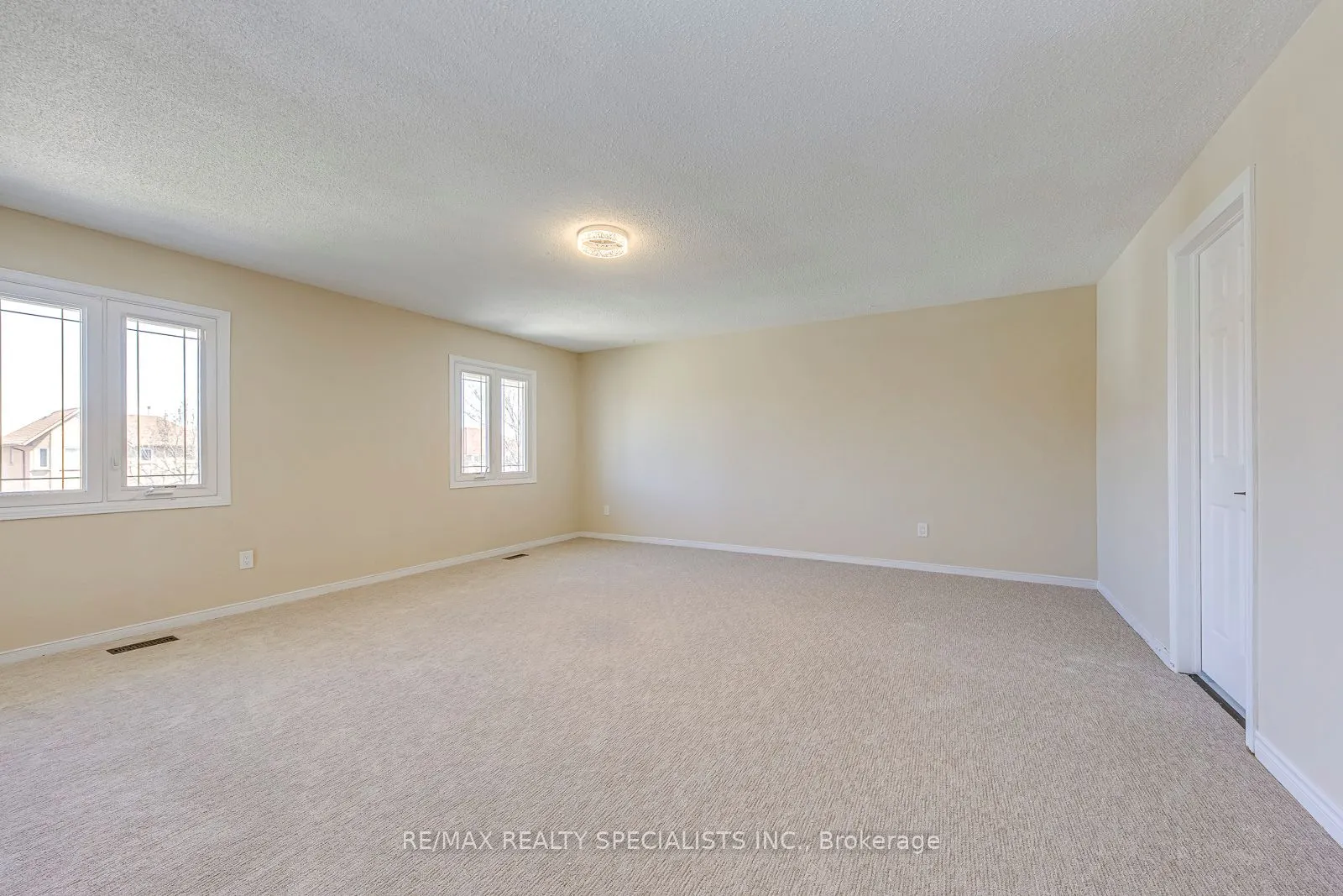 102 Sunforest Drive