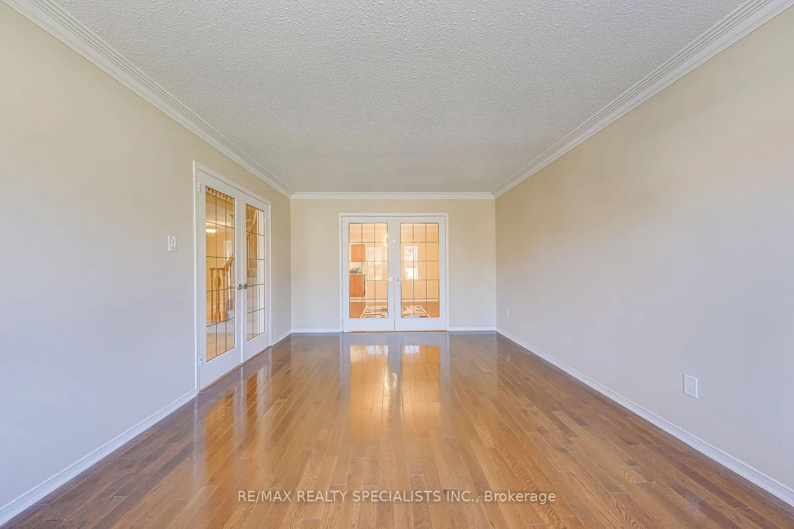 102 Sunforest Drive