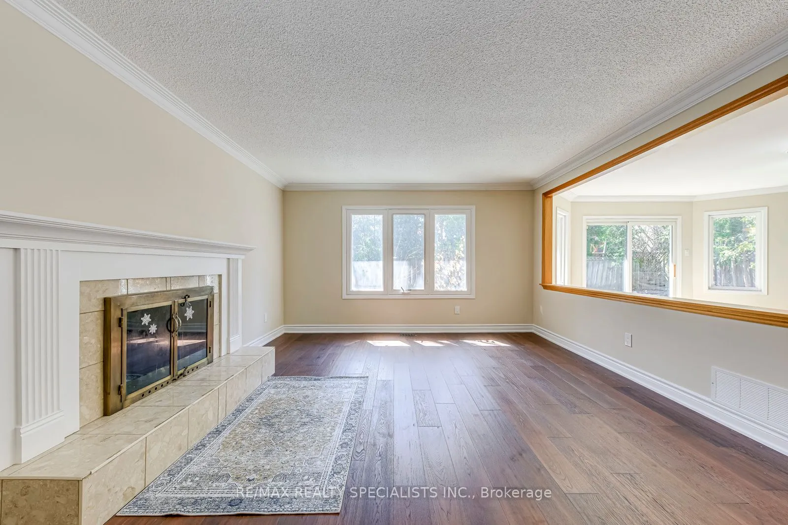 102 Sunforest Drive