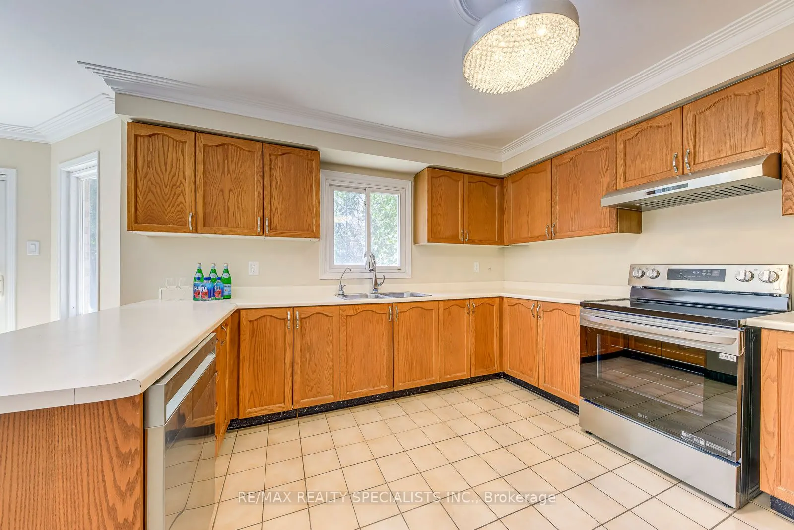 102 Sunforest Drive