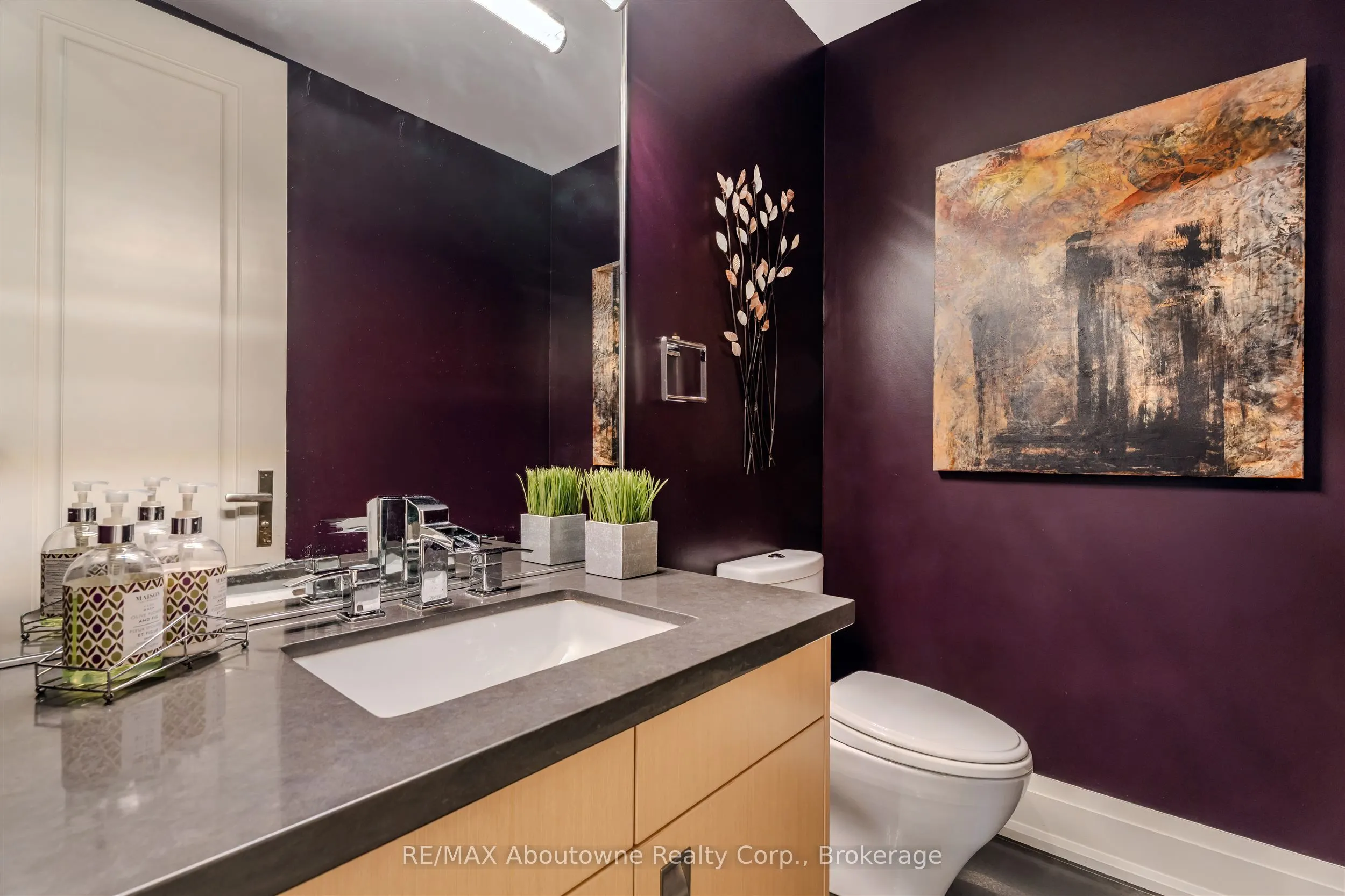 253 Church Street #402