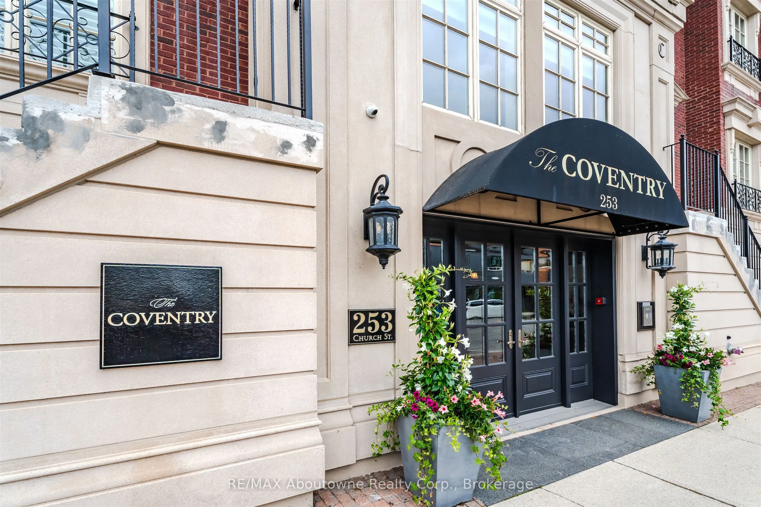 253 Church Street #402