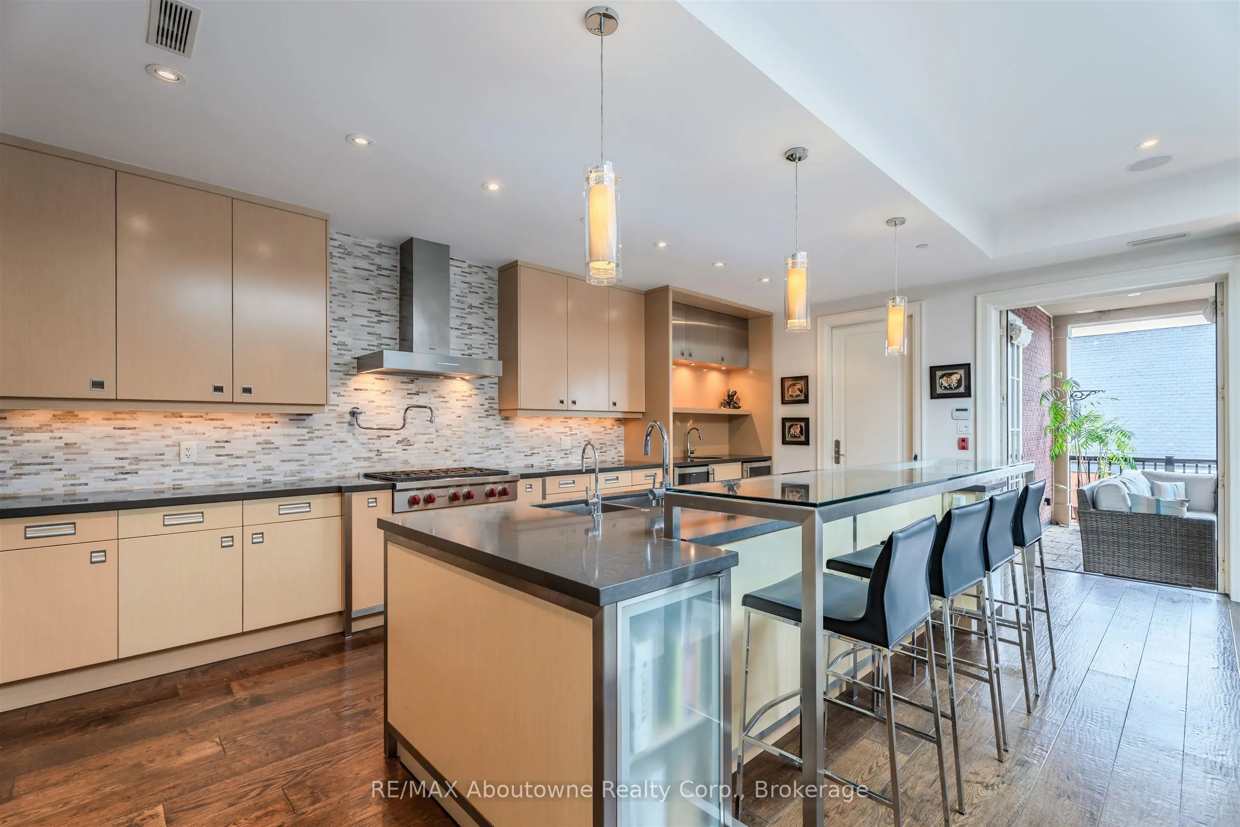 253 Church Street #402