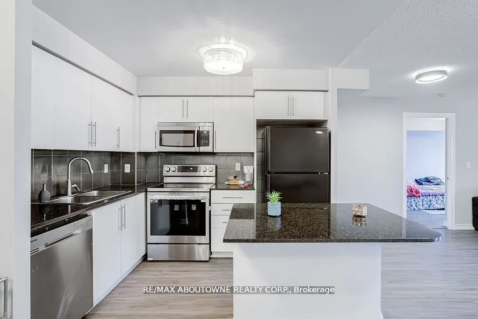 310 Burnhamthorpe Road W #401