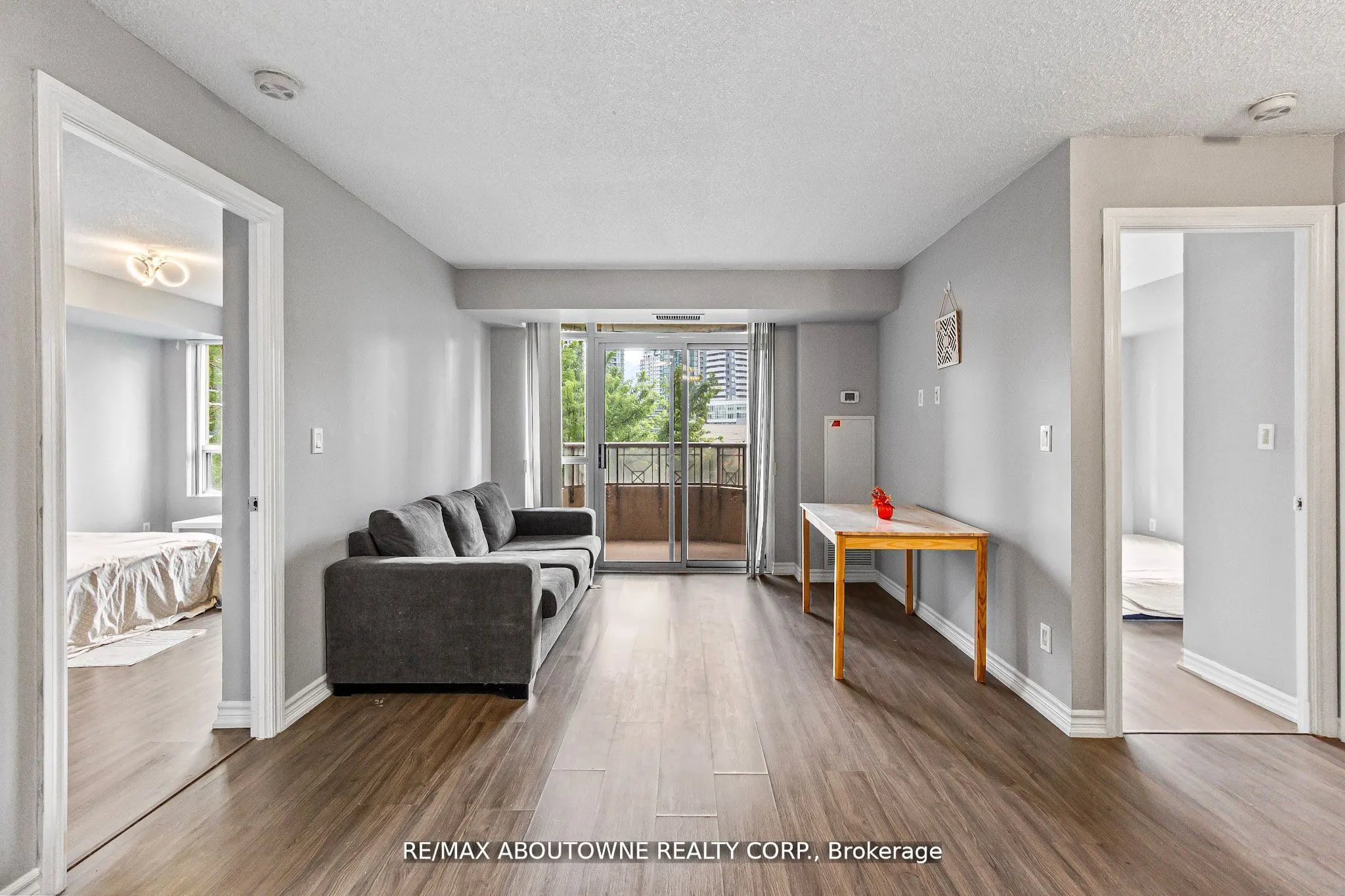 310 Burnhamthorpe Road W #401