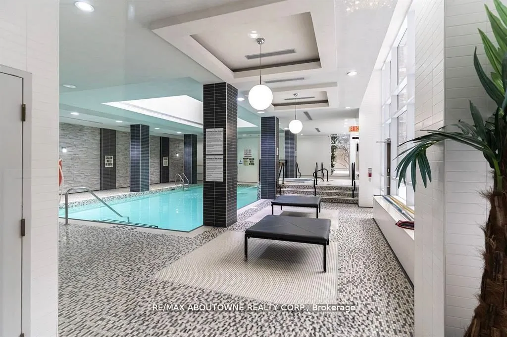 310 Burnhamthorpe Road W #401