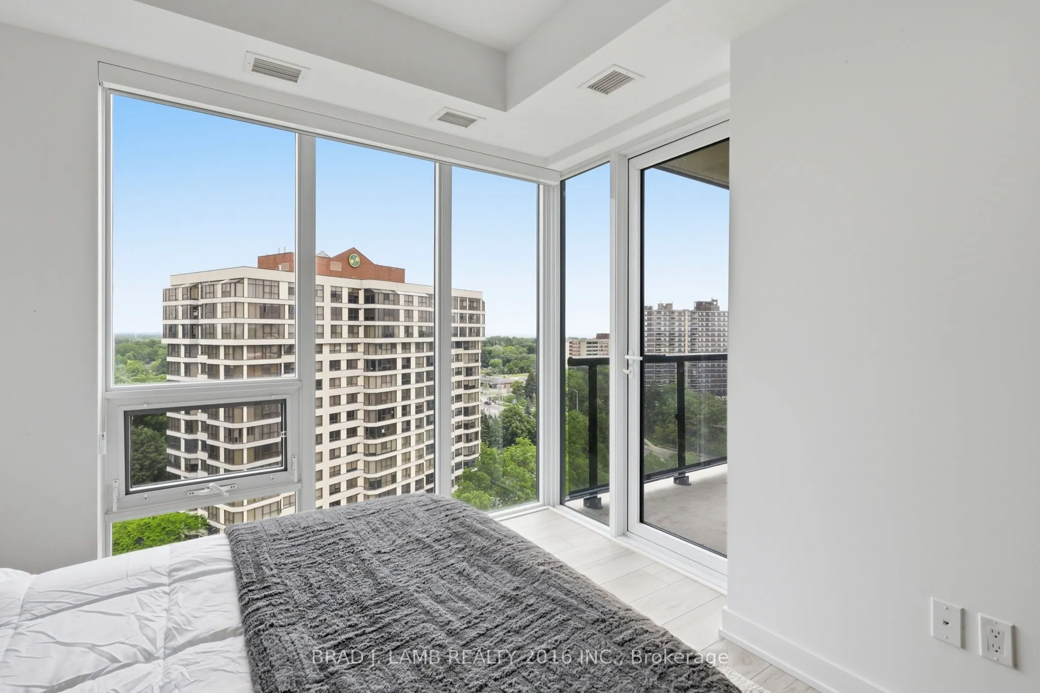1035 Southdown Road #1204