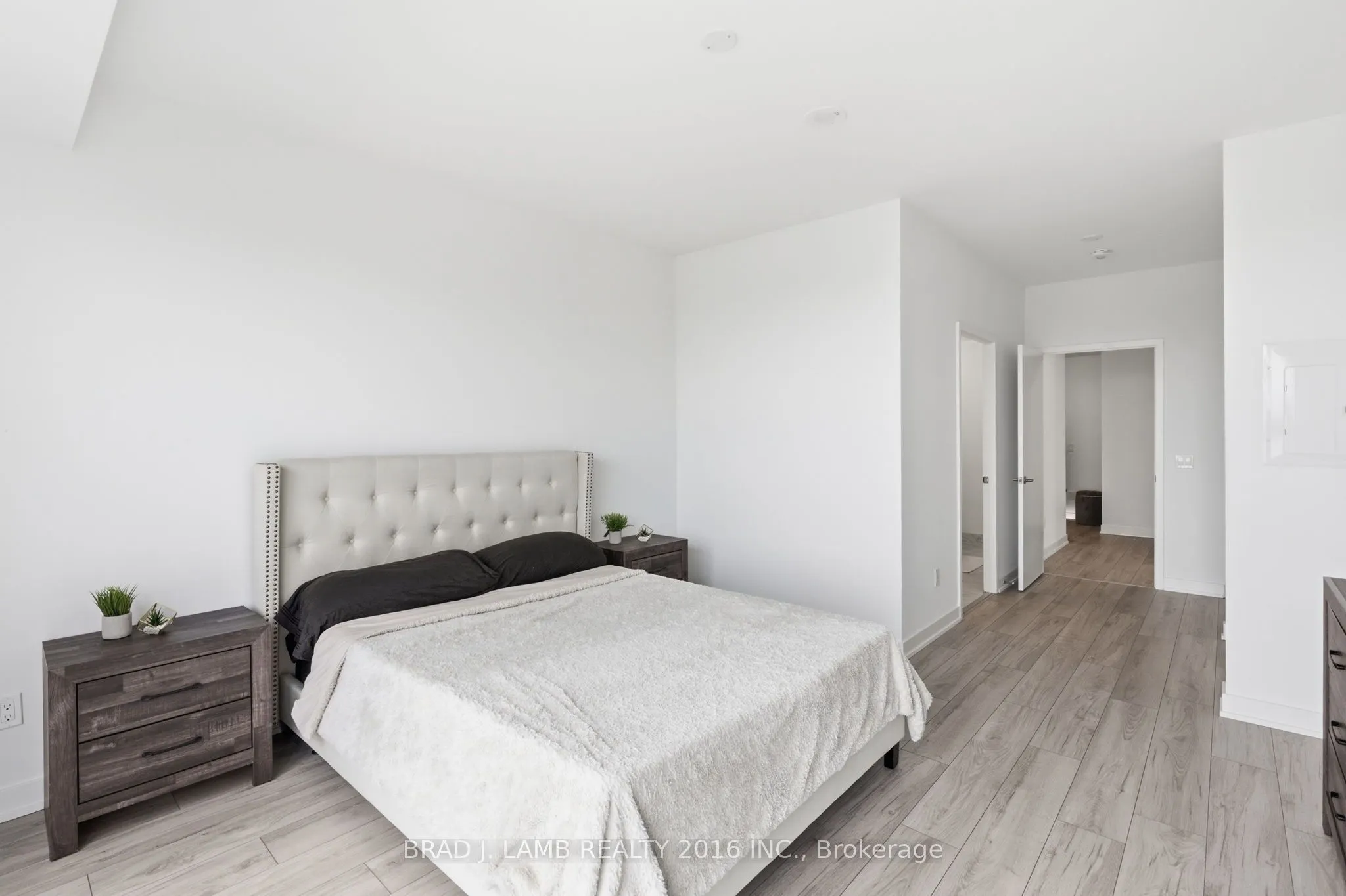 1035 Southdown Road #1204