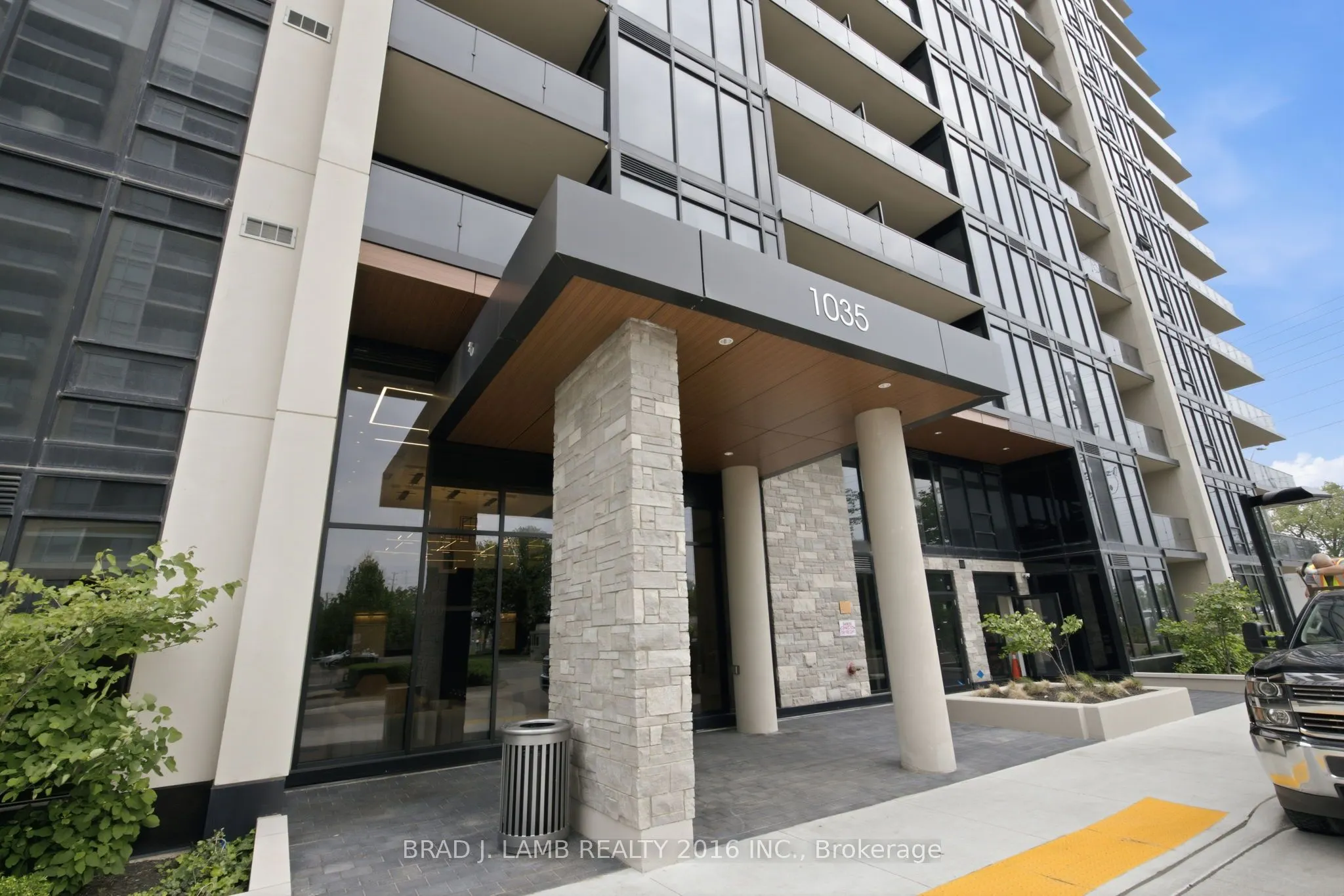 1035 Southdown Road #1204
