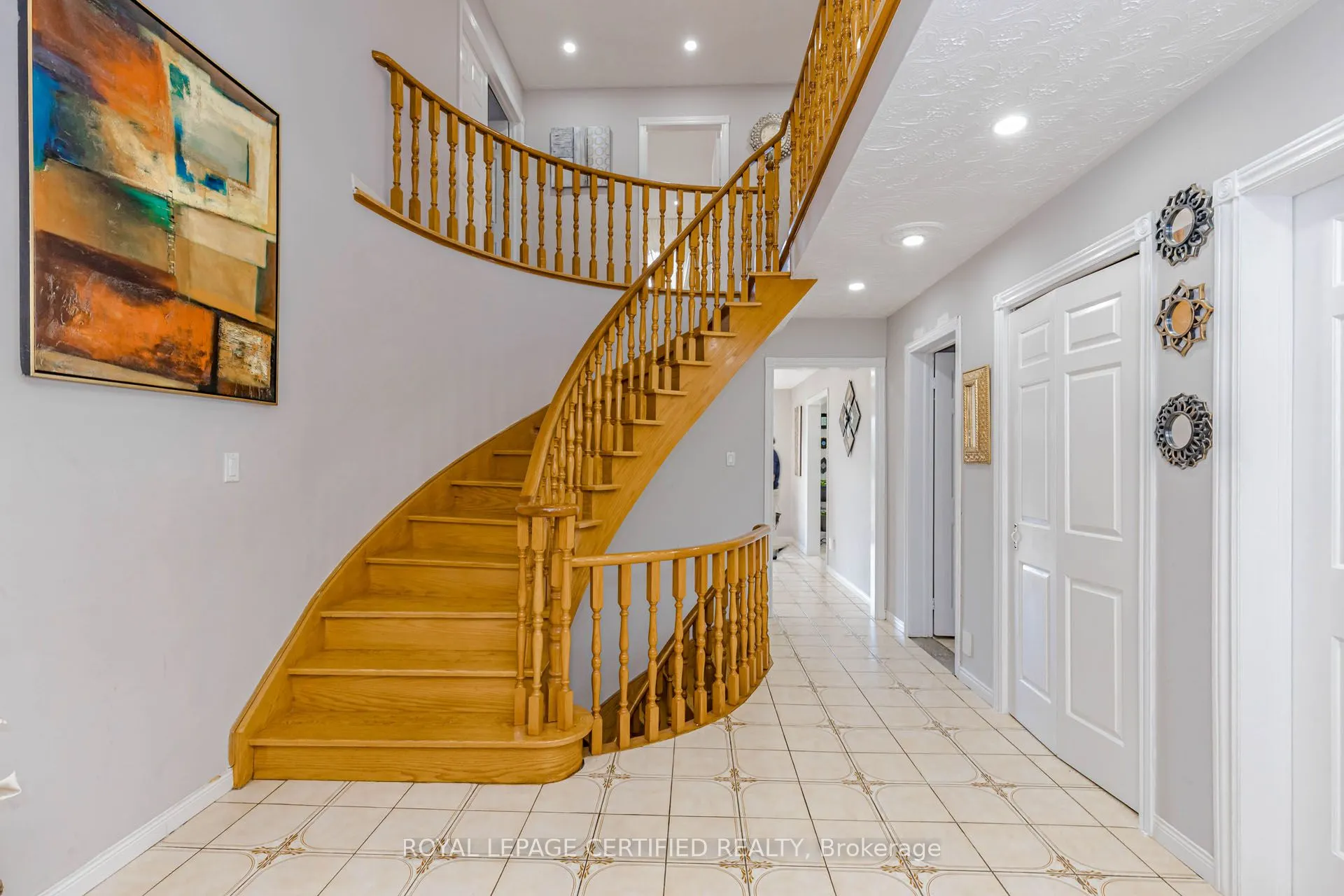 28 Walker Road E