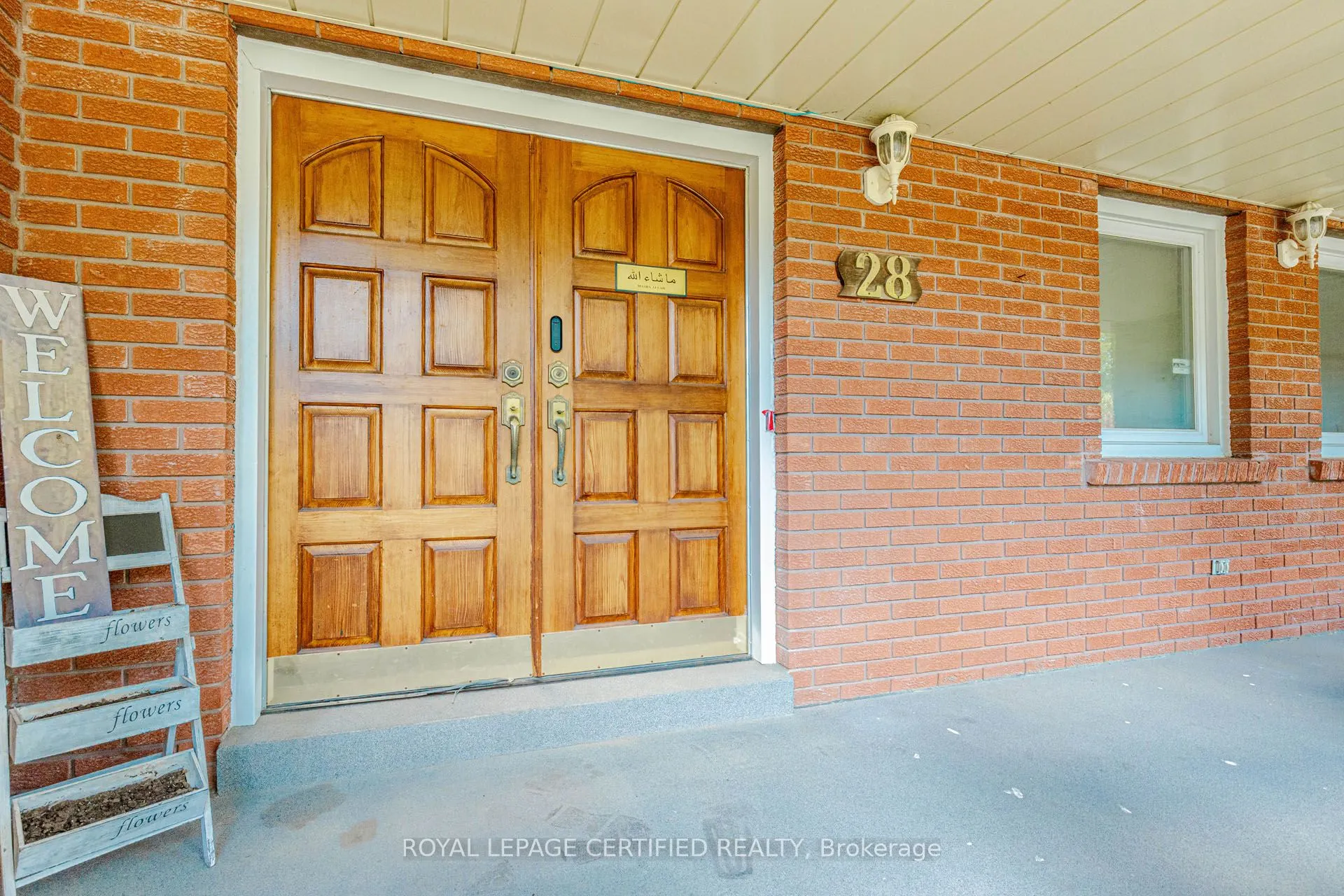 28 Walker Road E