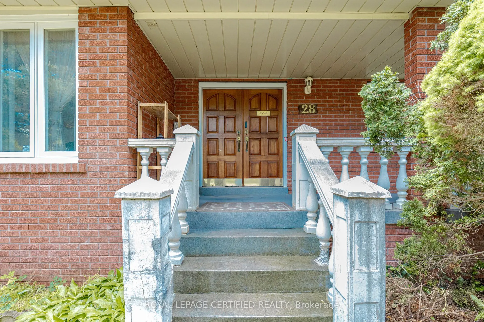 28 Walker Road E