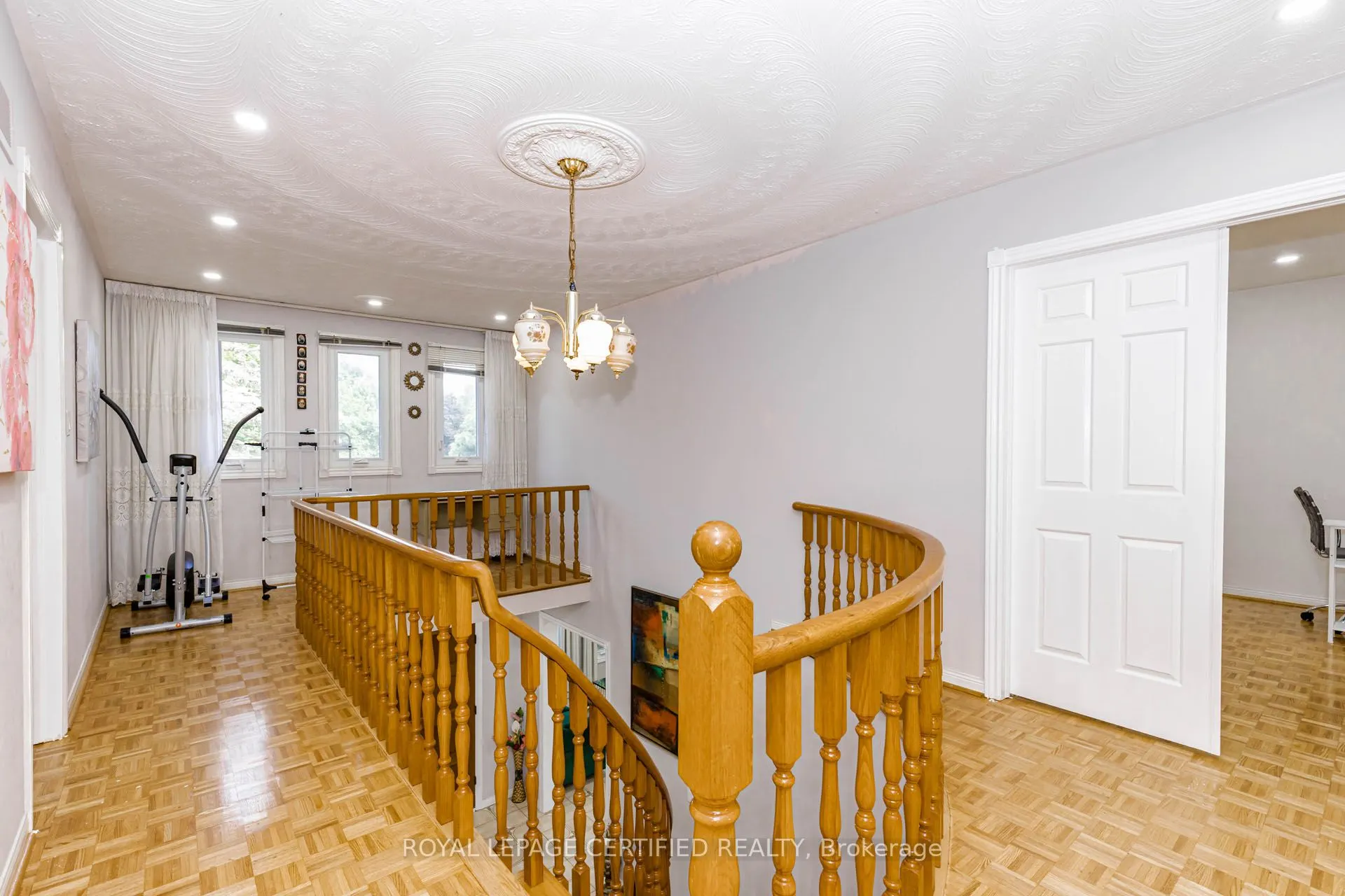 28 Walker Road E