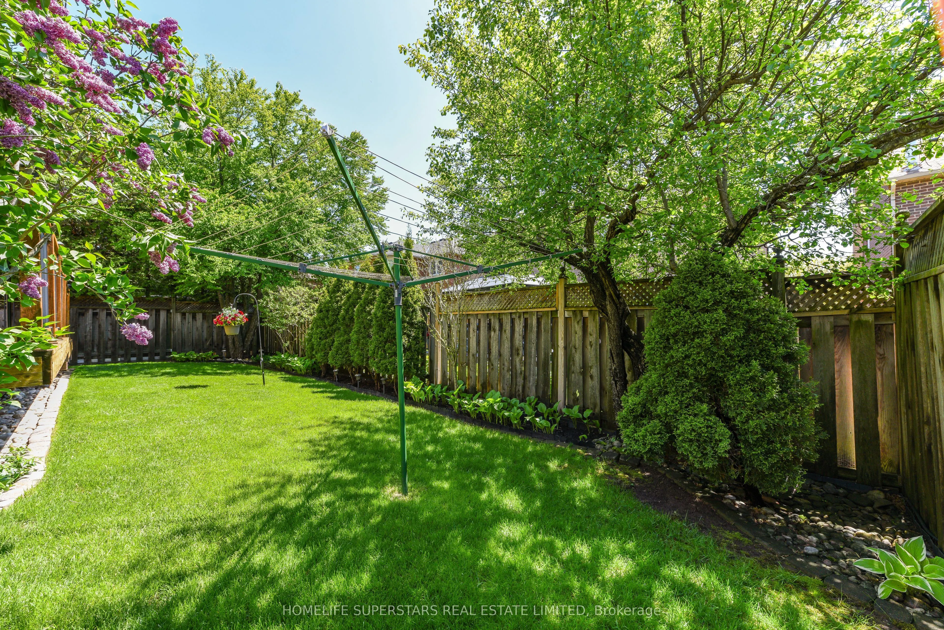 168 River Oaks Boulevard E