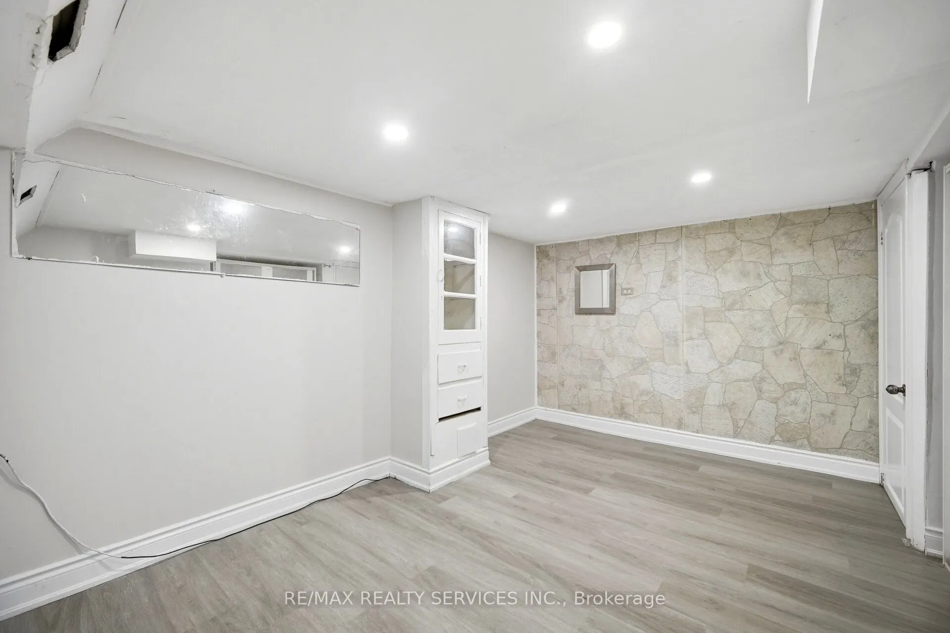1147 Dufferin Street