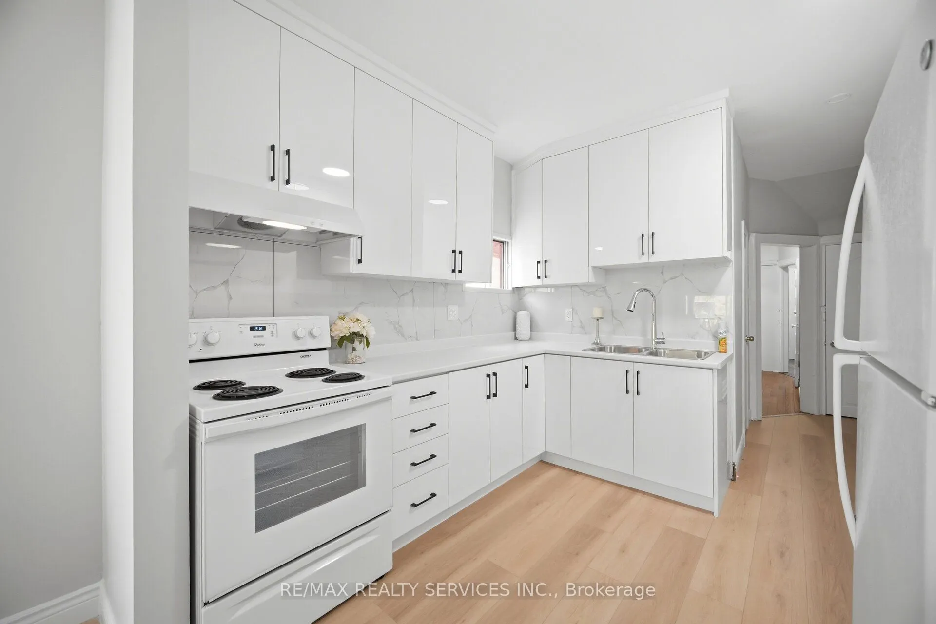 1147 Dufferin Street