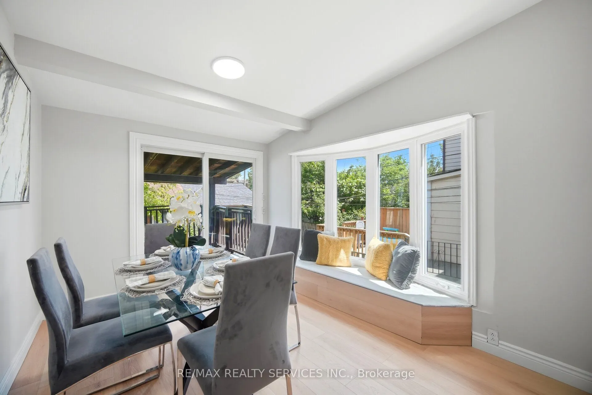 1147 Dufferin Street