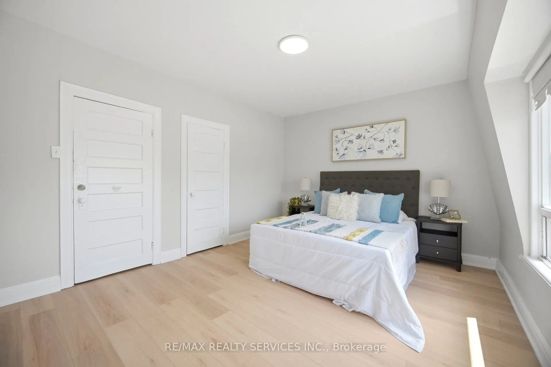 1147 Dufferin Street