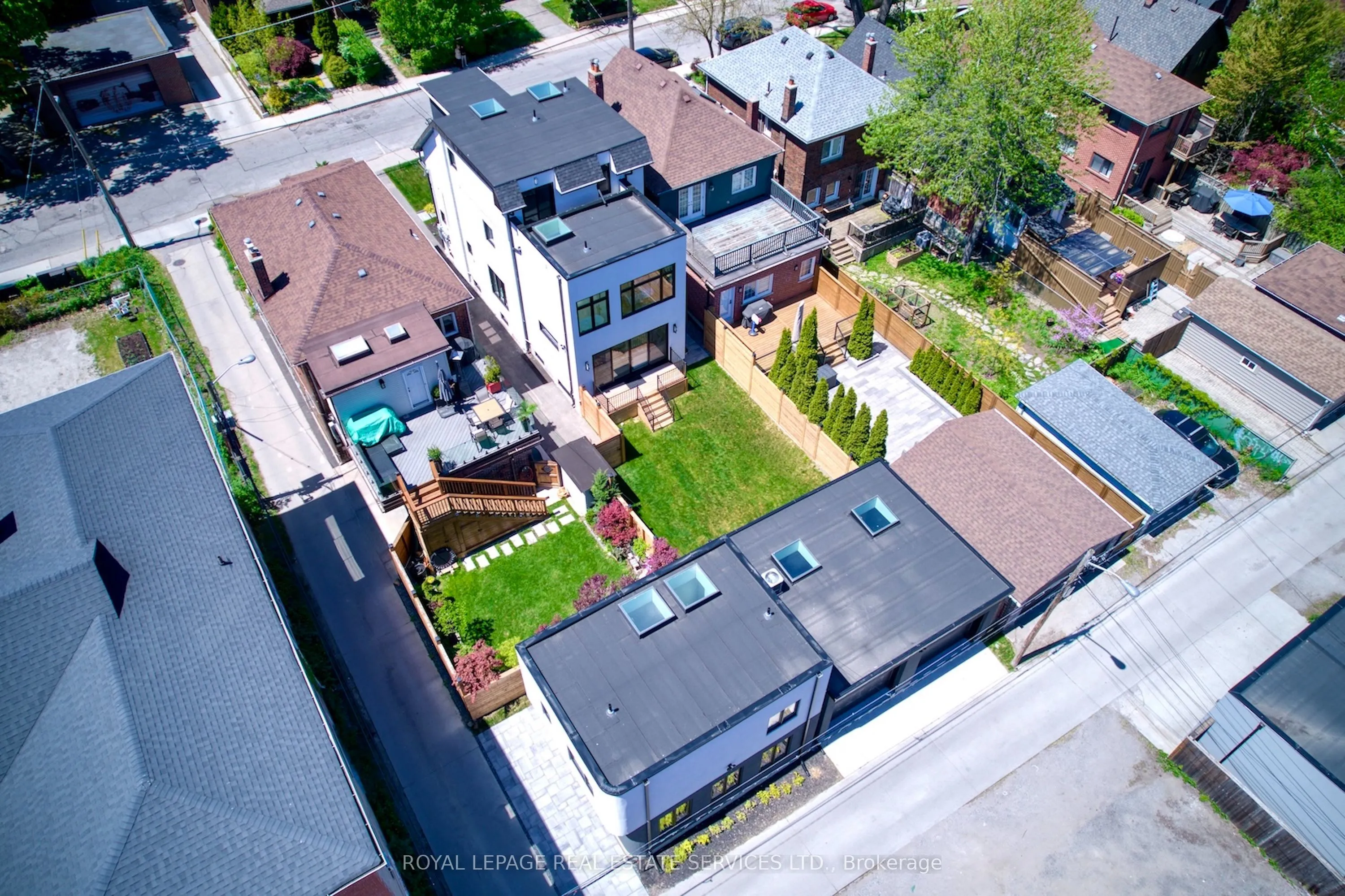 561 Durie Street