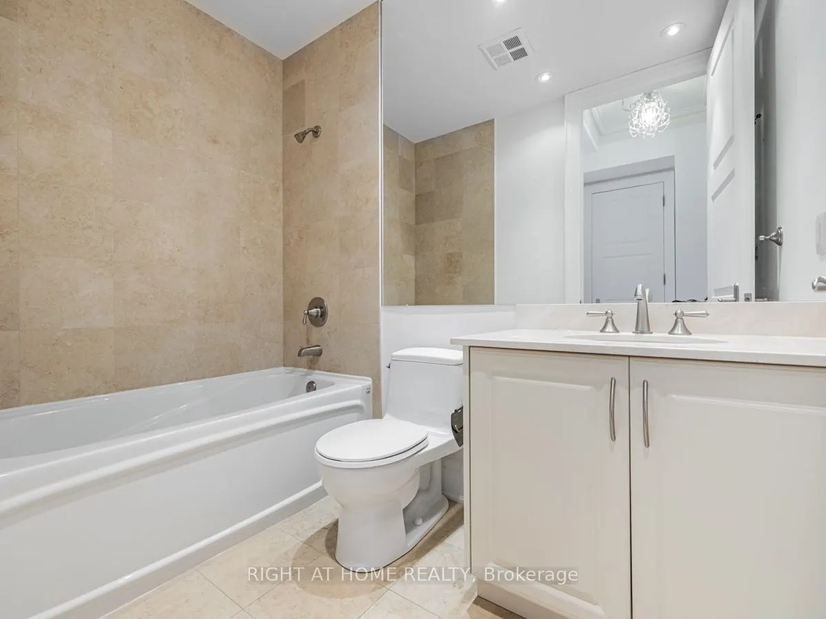 2095 Lake Shore Boulevard W #LPH19