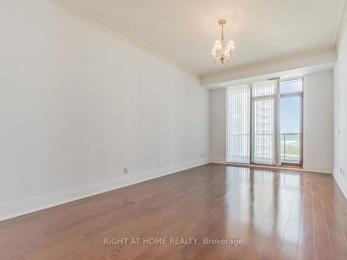 2095 Lake Shore Boulevard W #LPH19