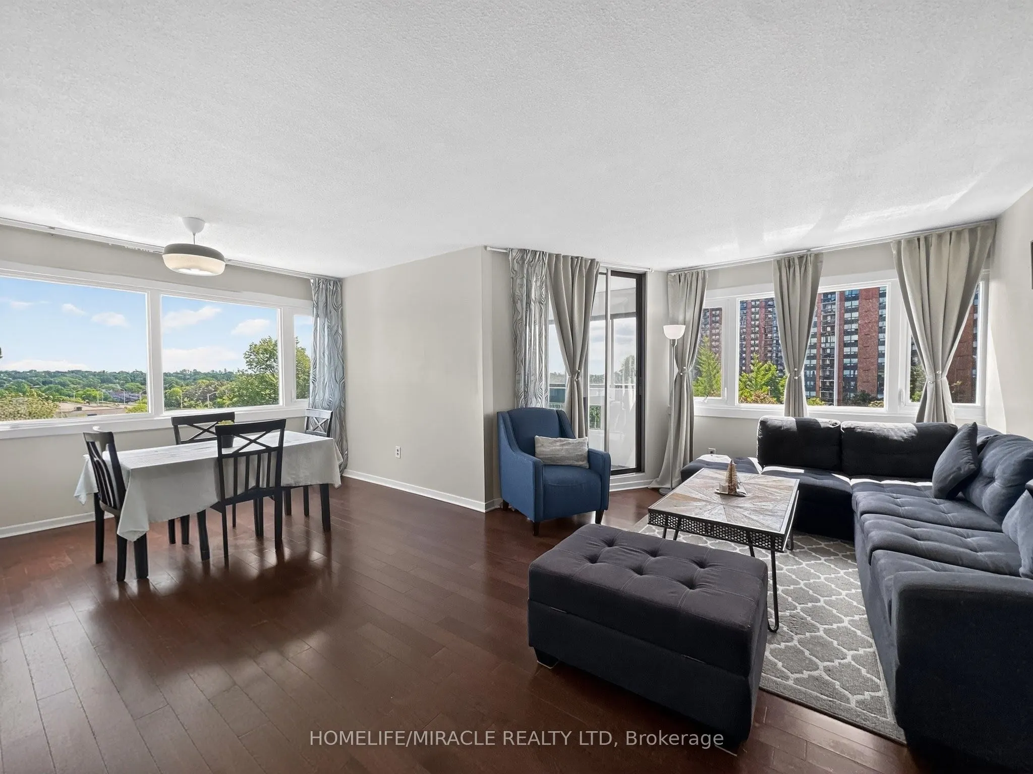 1580 Mississauga valley Boulevard #412