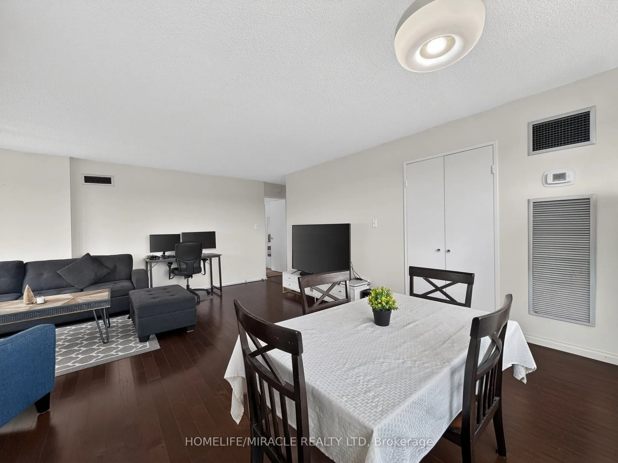 1580 Mississauga valley Boulevard #412
