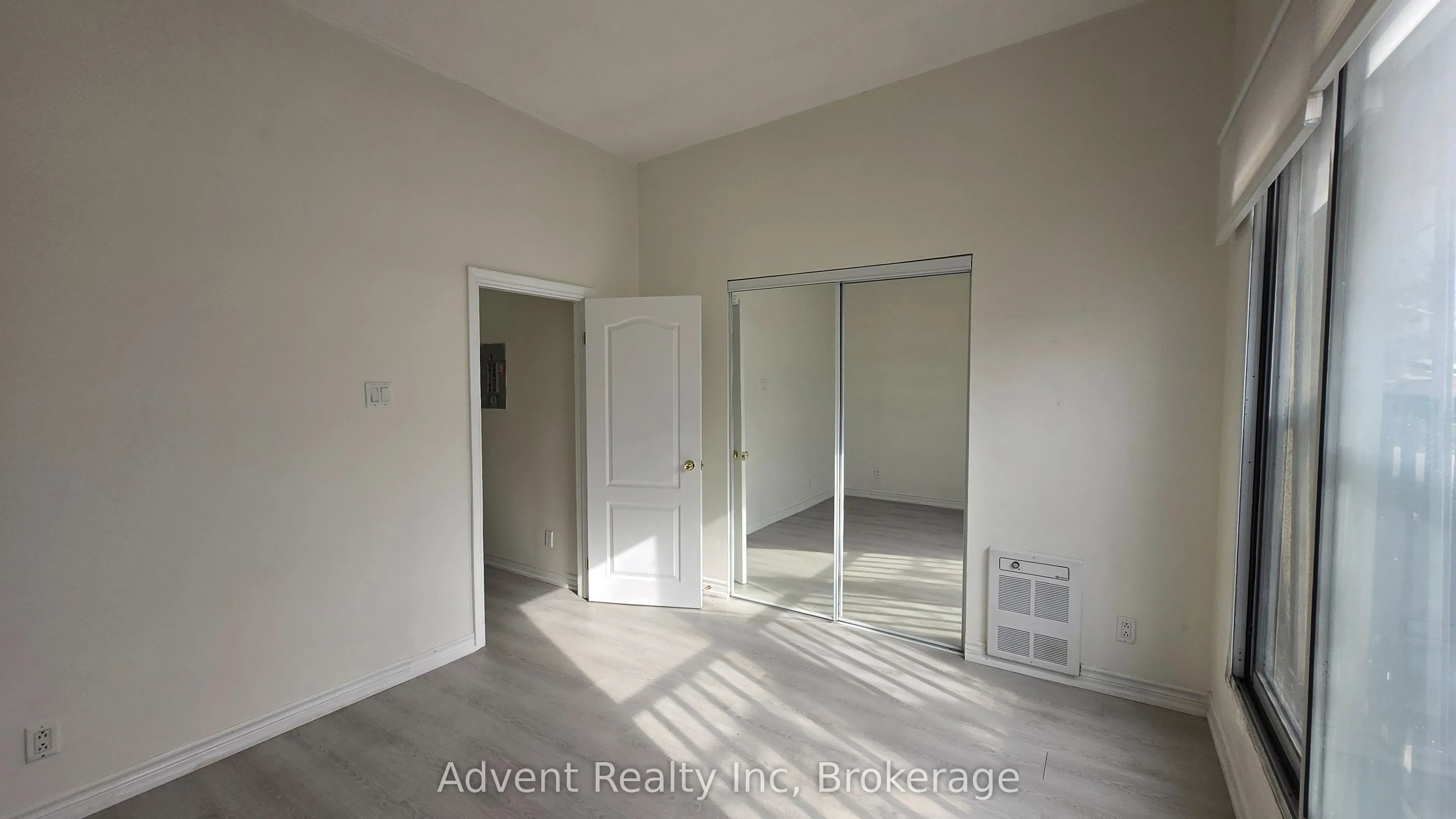 1454 Queen Street W