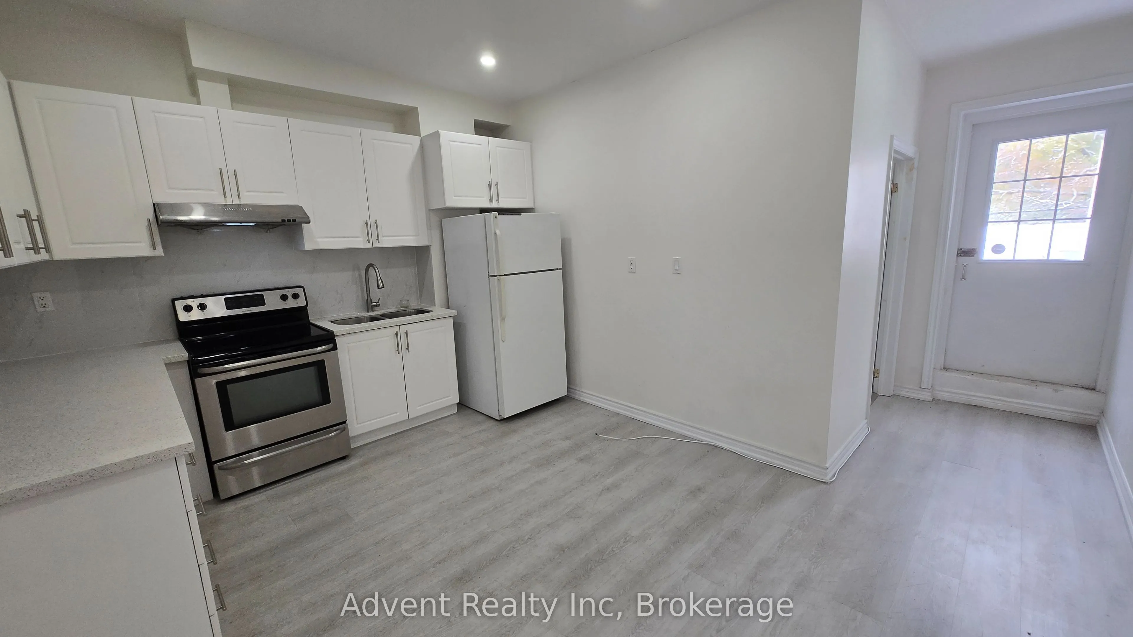 1454 Queen Street W