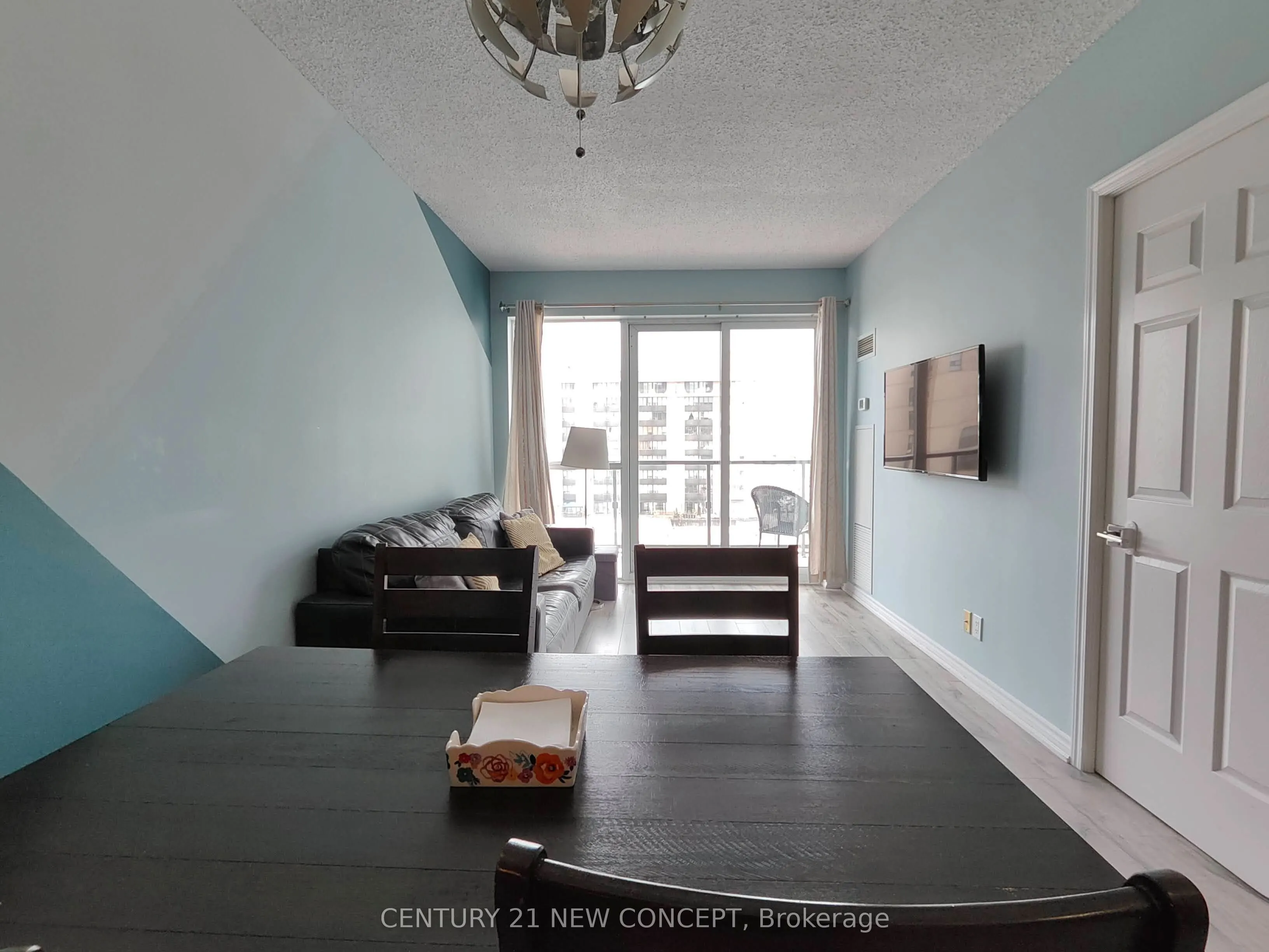 15 James Finlay Way #703