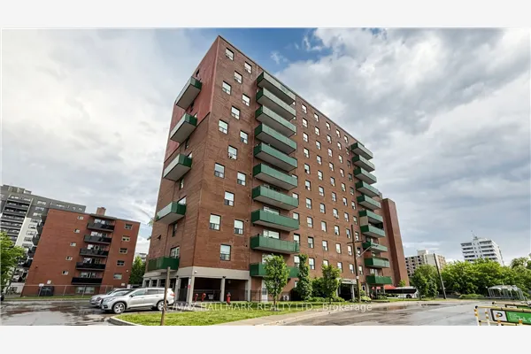 49 Queen Street E