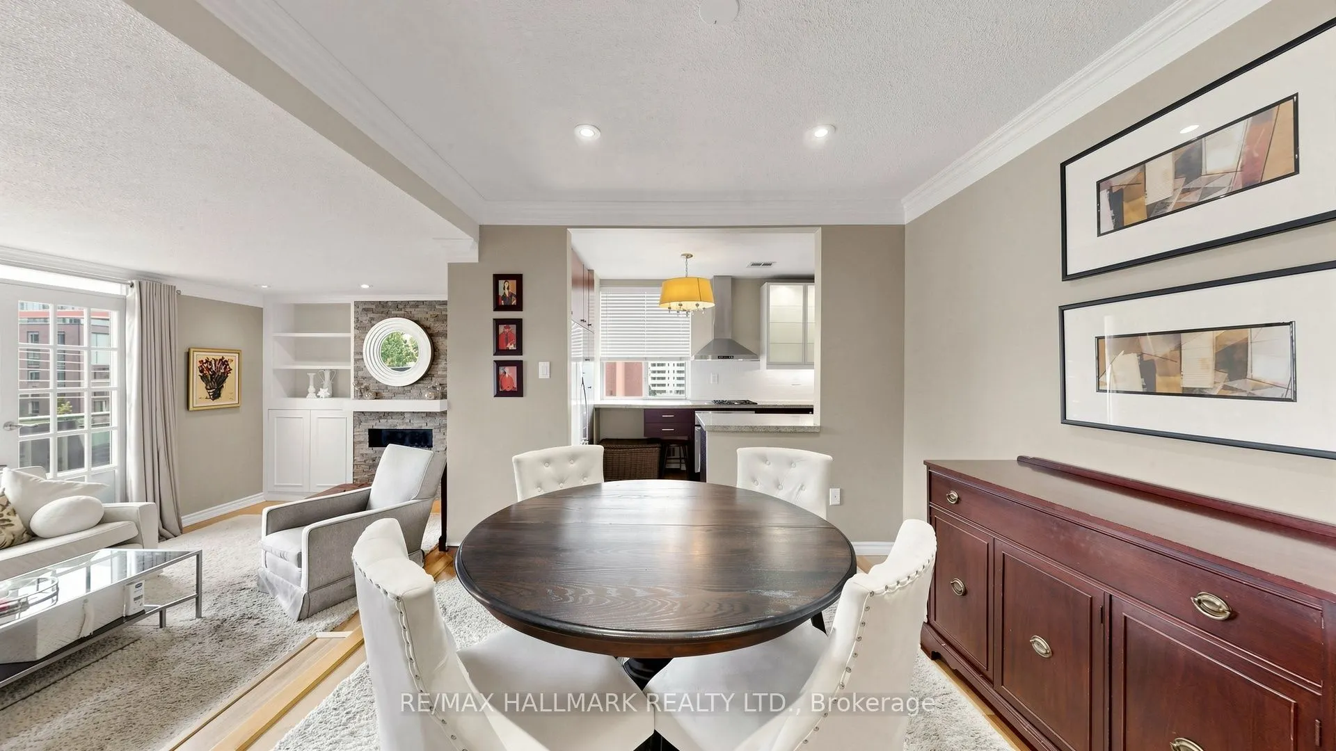49 Queen Street E #402