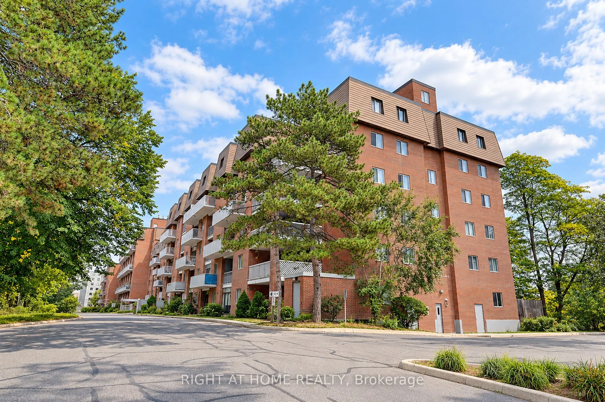 3025 The credit woodlands Drive #109