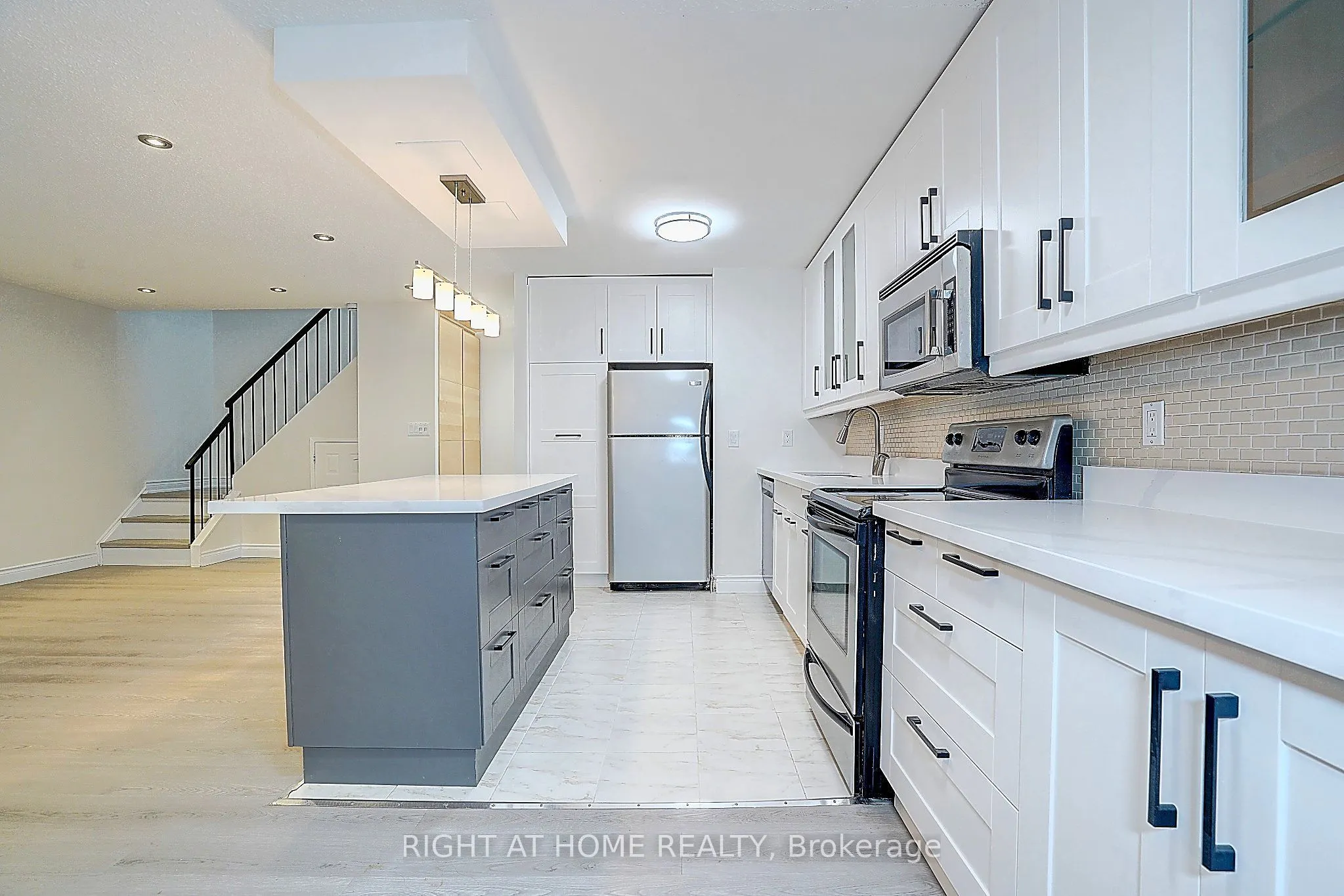 3025 The credit woodlands Drive #109