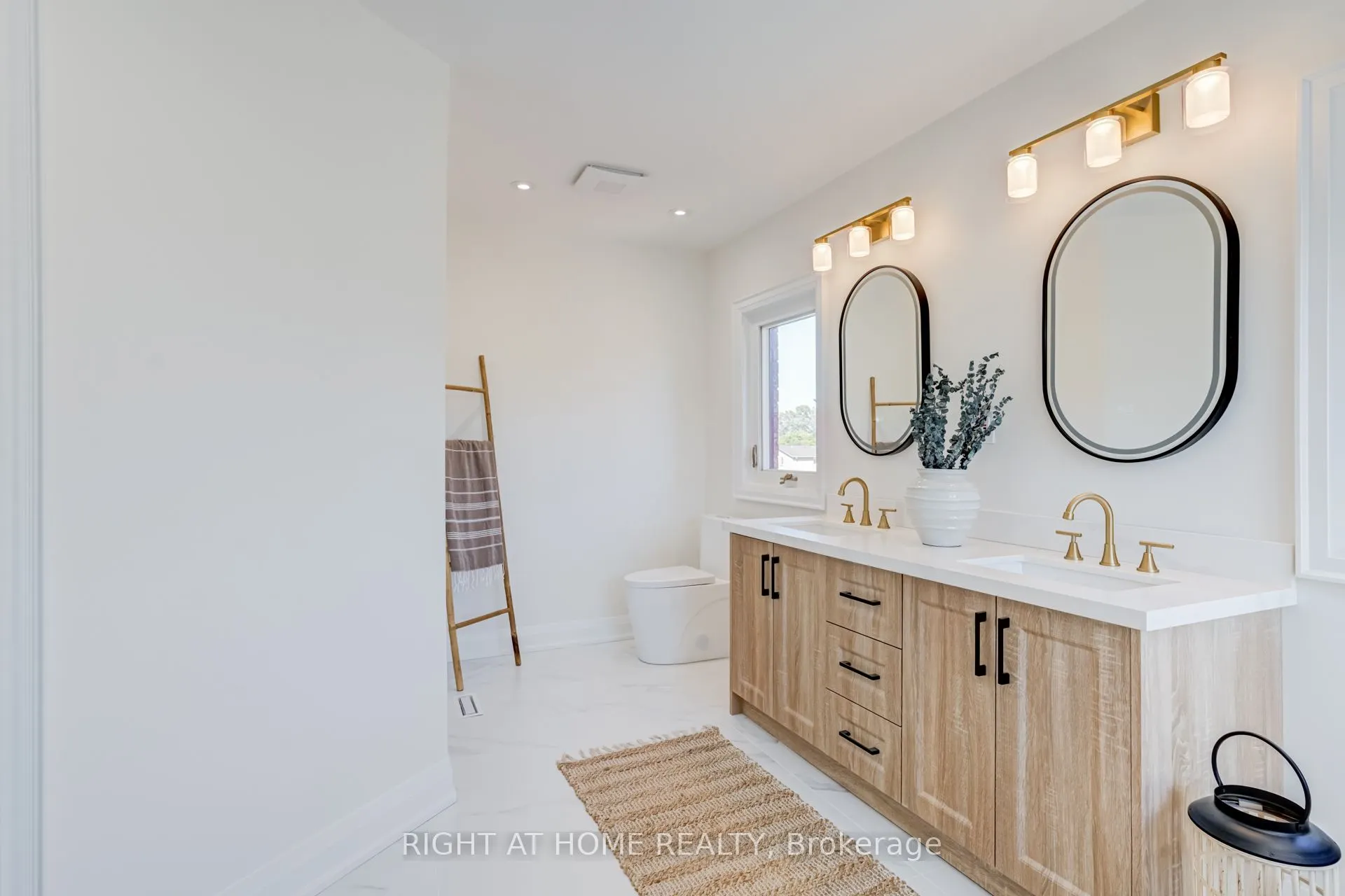 2598 Mason Heights