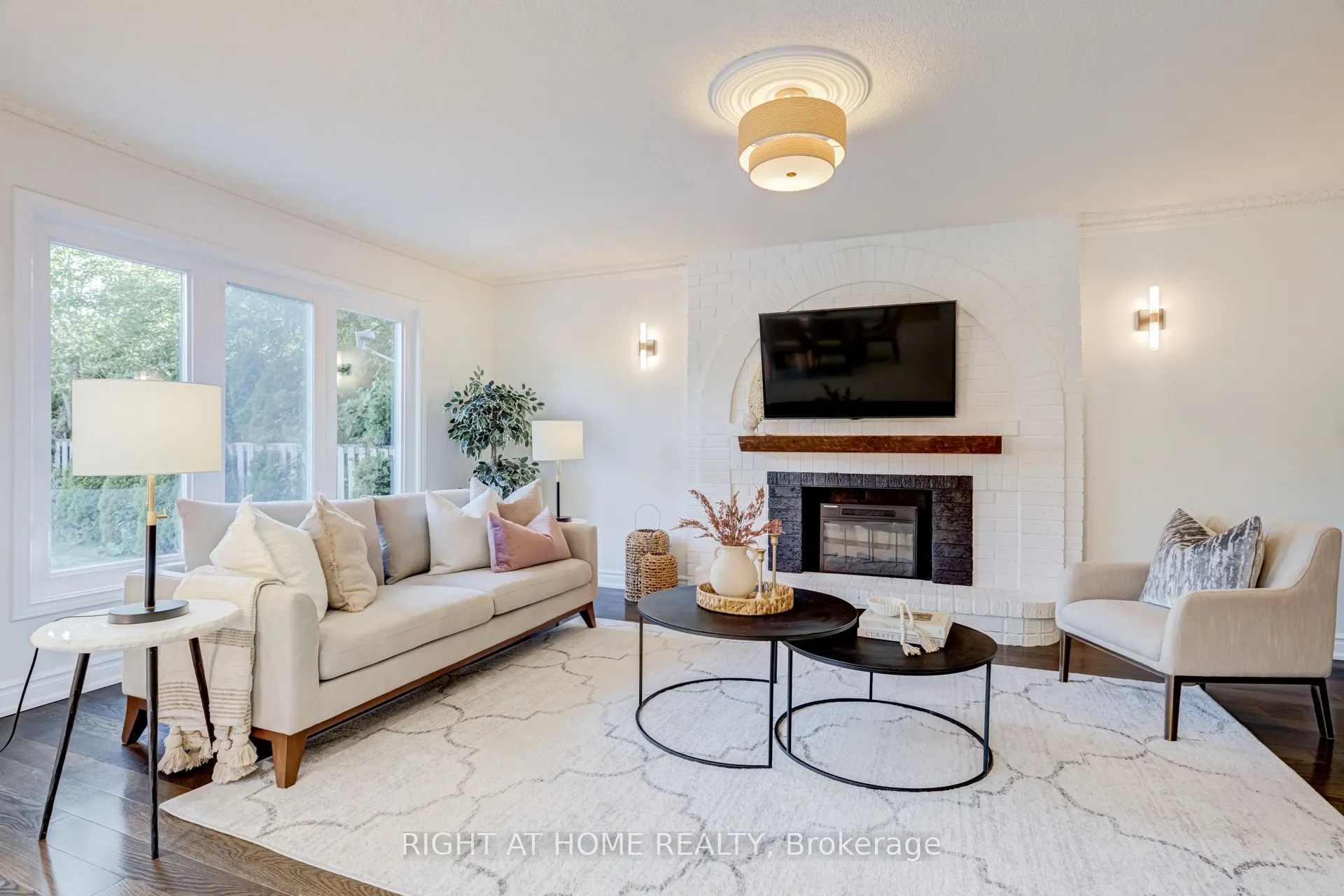 2598 Mason Heights