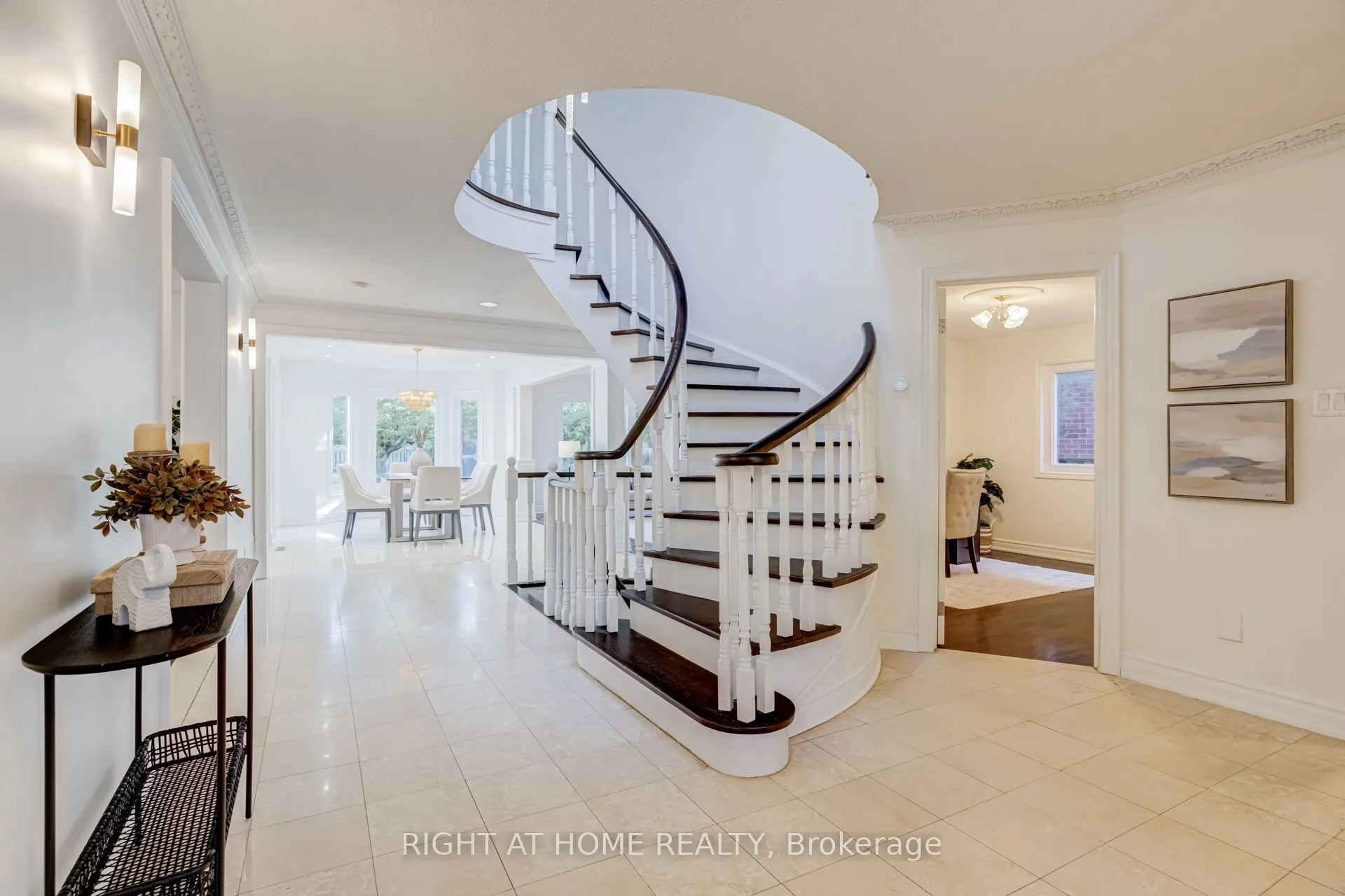 2598 Mason Heights