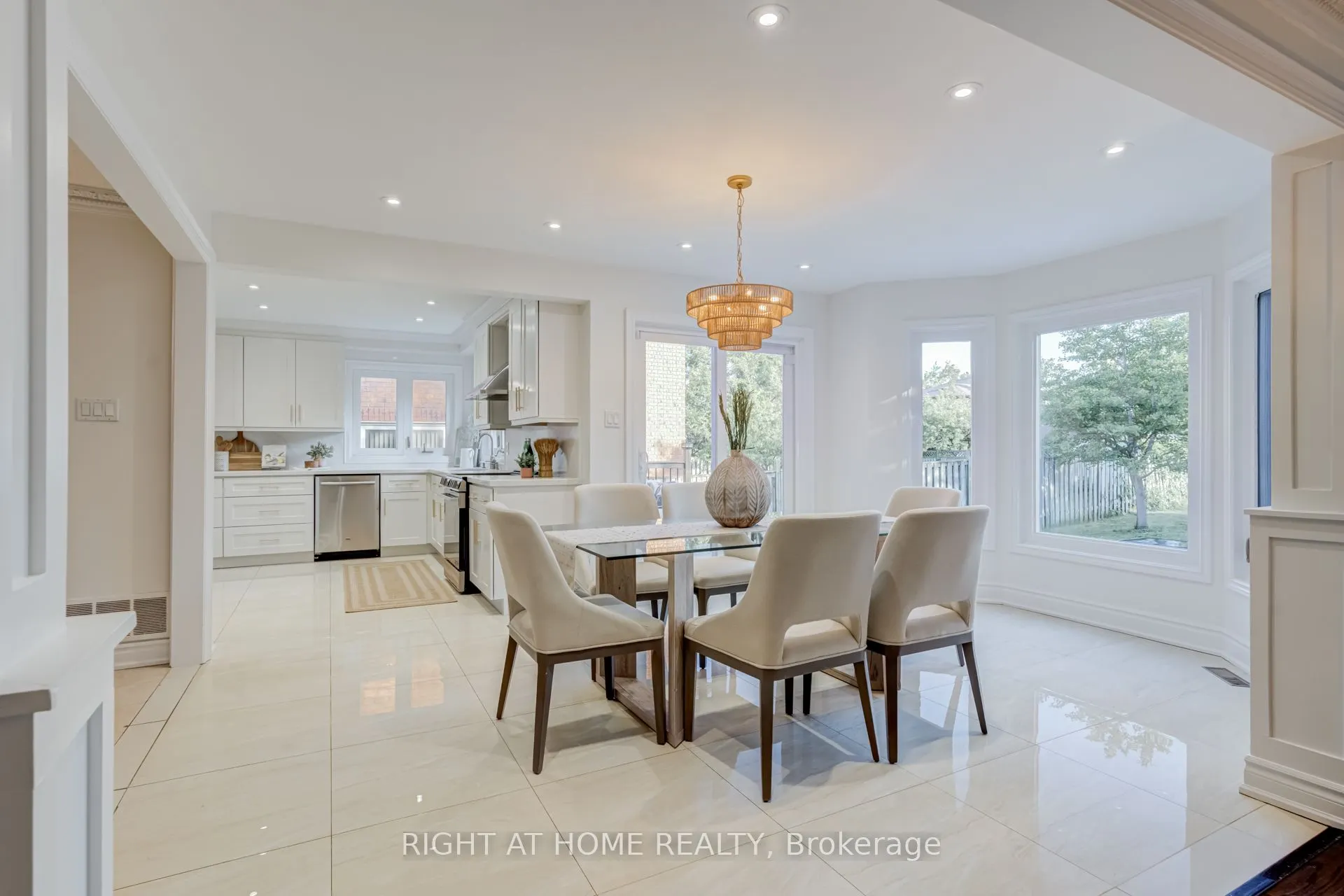 2598 Mason Heights
