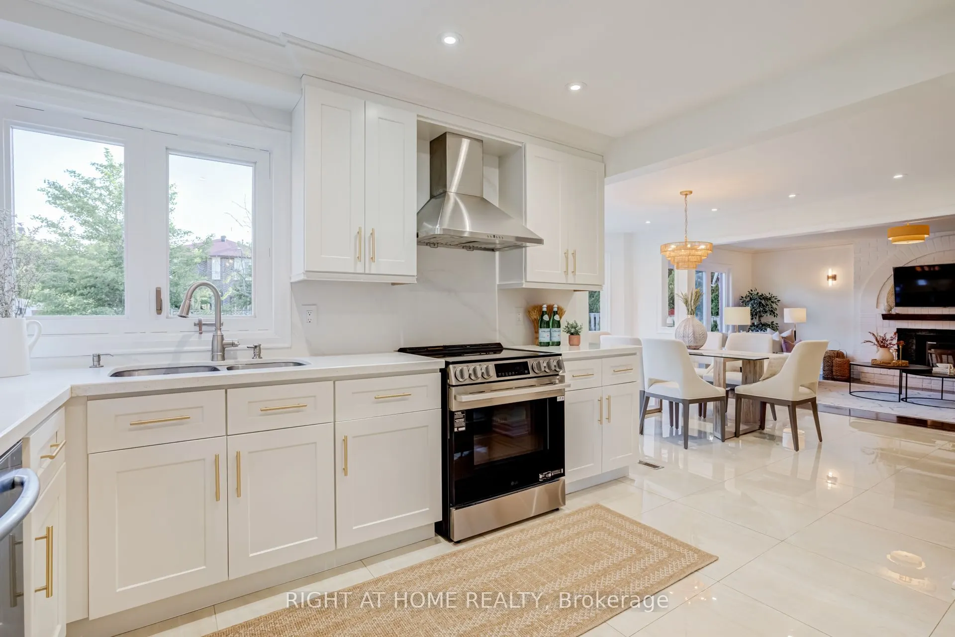 2598 Mason Heights