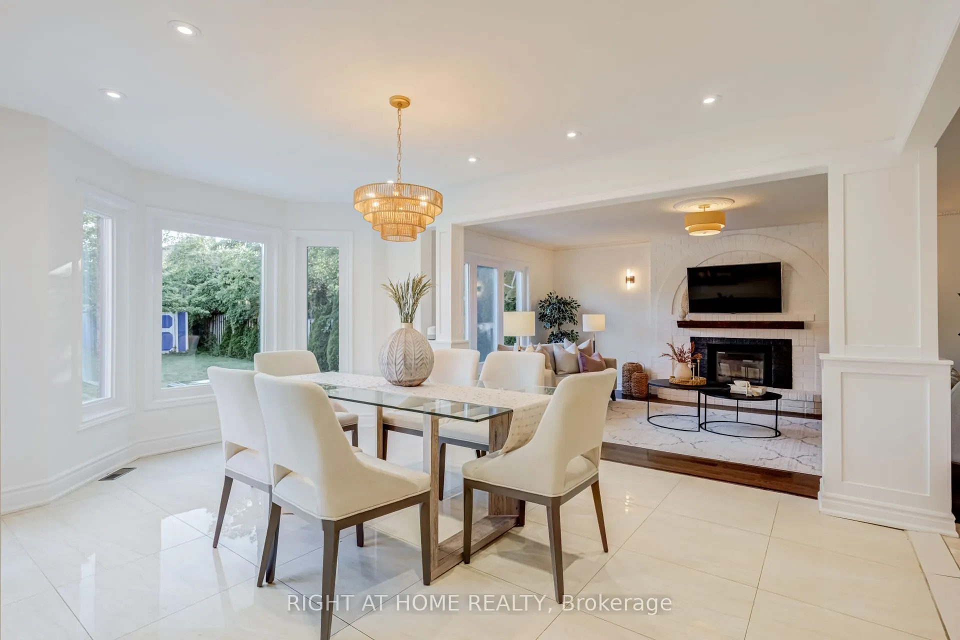 2598 Mason Heights