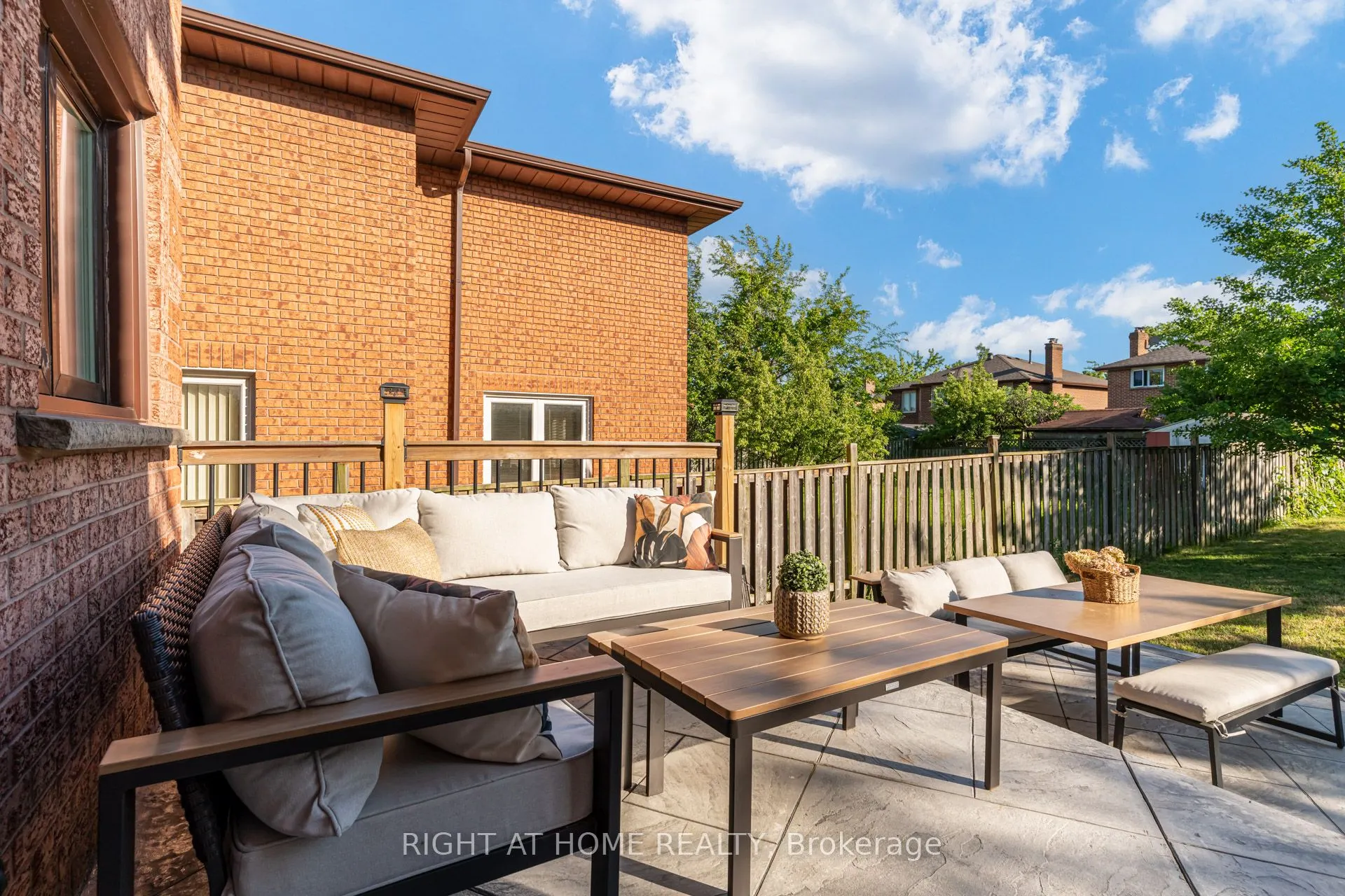 2598 Mason Heights