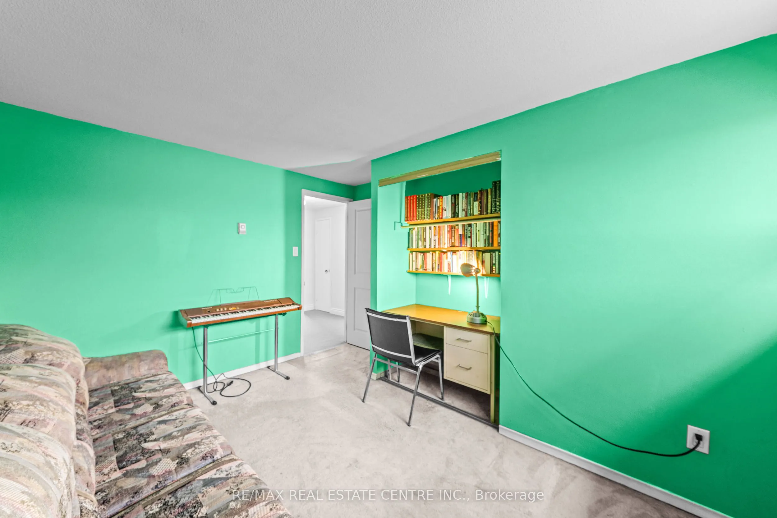 13 Gold Pine Court