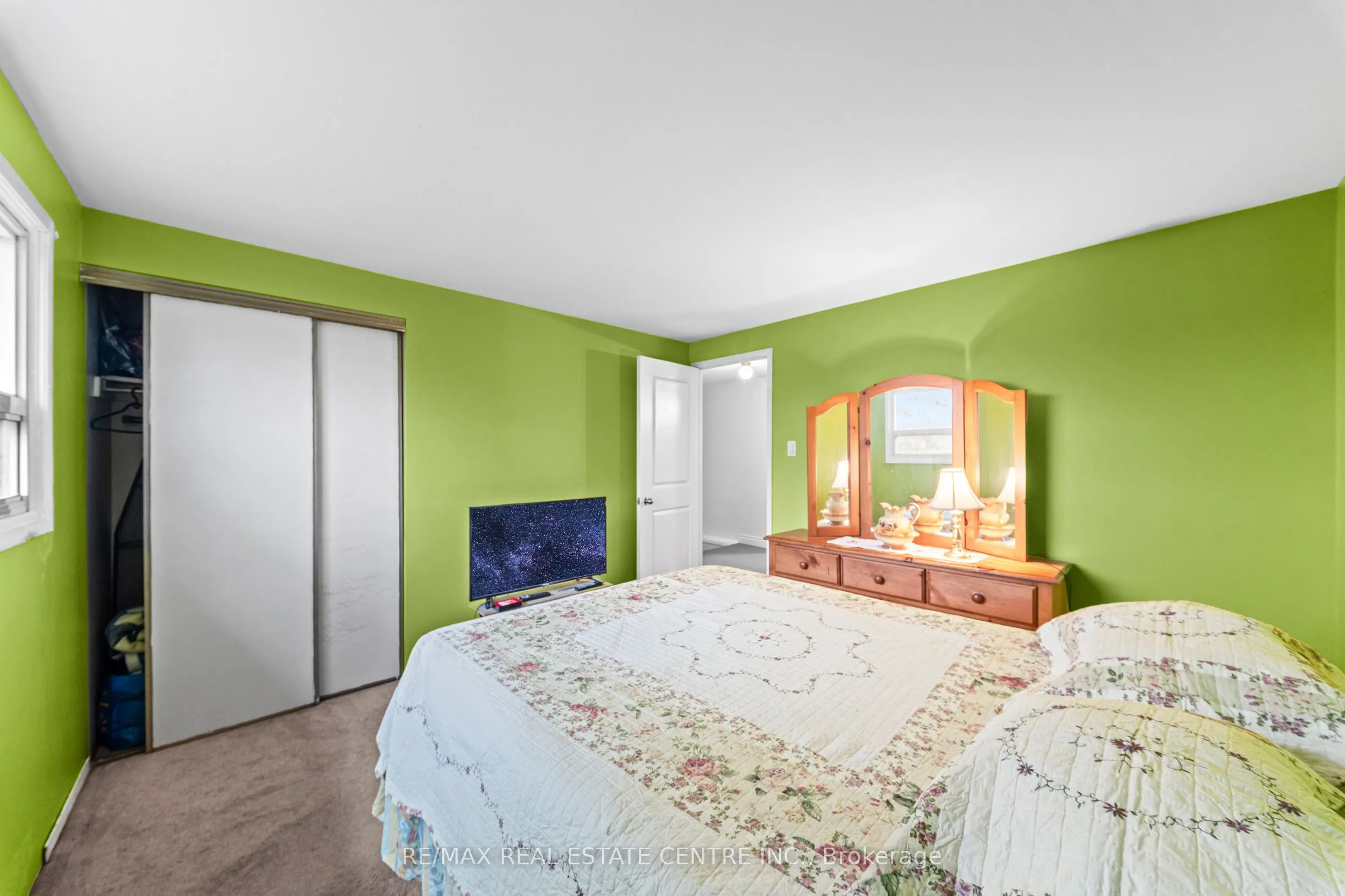 13 Gold Pine Court